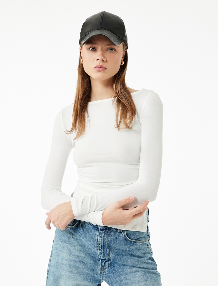  Kayık Yaka Drapeli Slim Fit Viskon Karışımlı Yırtmaçlı Uzun Kollu Tişört