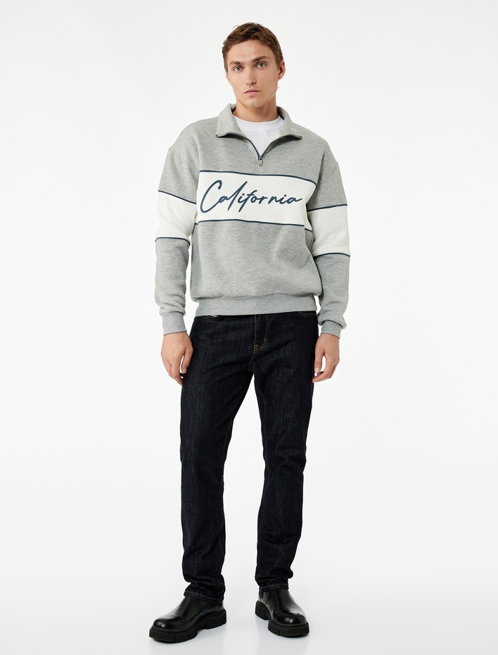  Oversize Şardonlu Renk Bloklu Kolej Baskılı Yarım Fermuarlı Sweatshirt