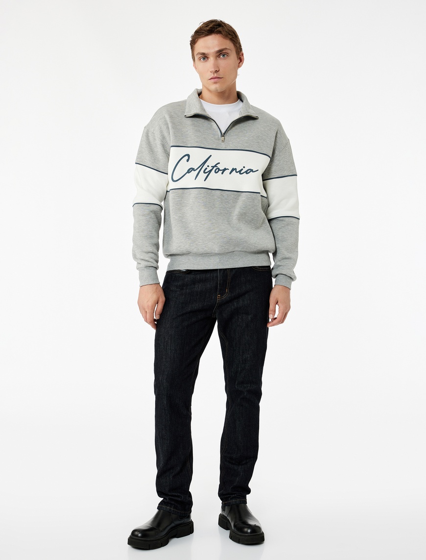  Oversize Şardonlu Renk Bloklu Kolej Baskılı Yarım Fermuarlı Sweatshirt