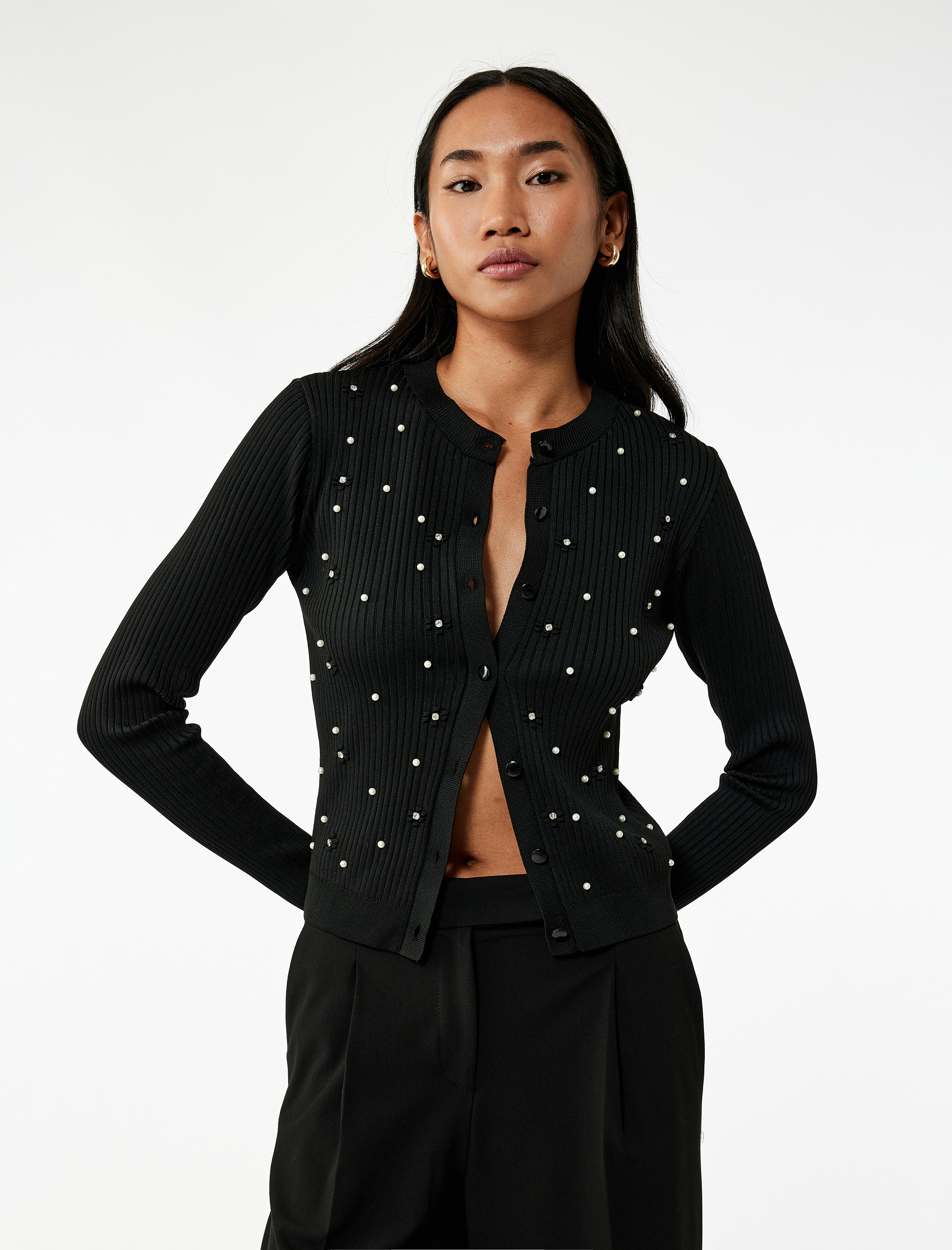   Düğmeli Uzun Kollu Bisiklet Yaka Taşlı Triko Hırka