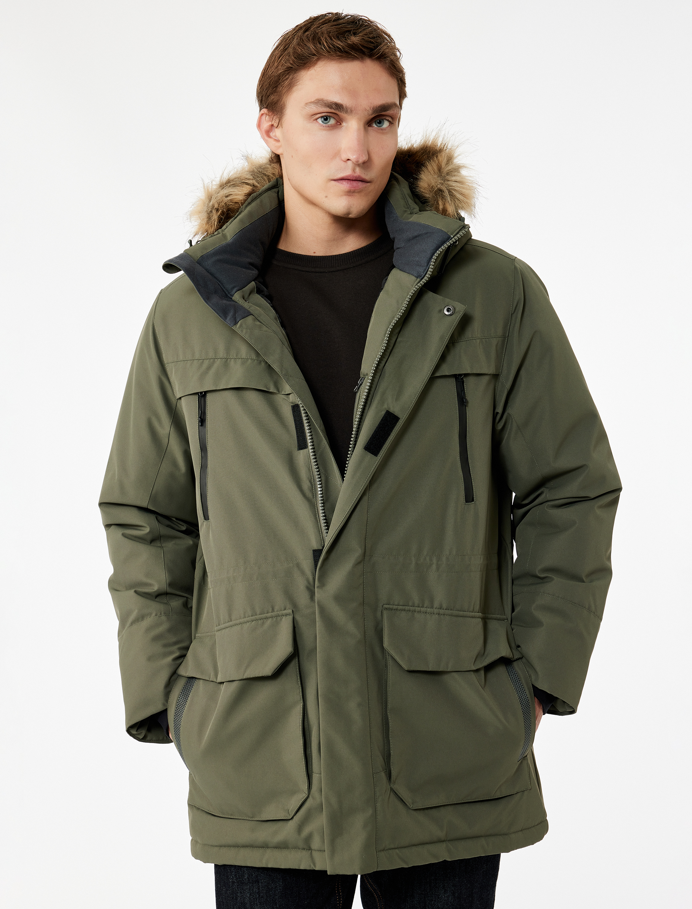   Uzun Kollu Kapaklı Cepli Fermuarlı Suni Kürklü Kapşonlu Parka