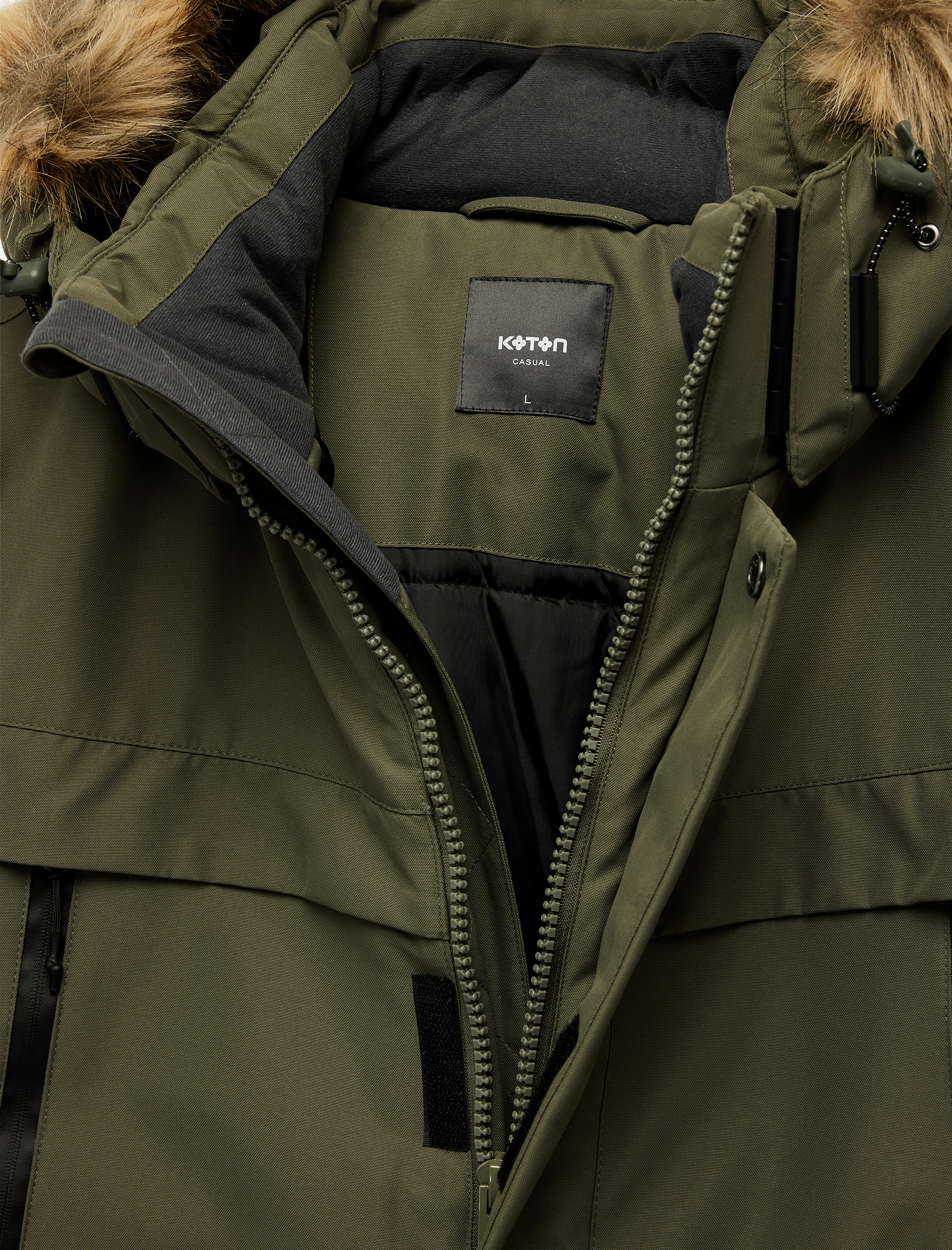   Uzun Kollu Kapaklı Cepli Fermuarlı Suni Kürklü Kapşonlu Parka