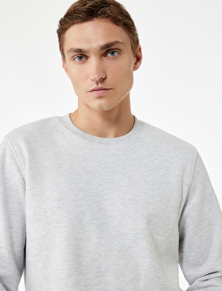  Pamuklu Uzun Kollu Şardonlu Bisiklet Yaka Erkek Basic Sweatshirt