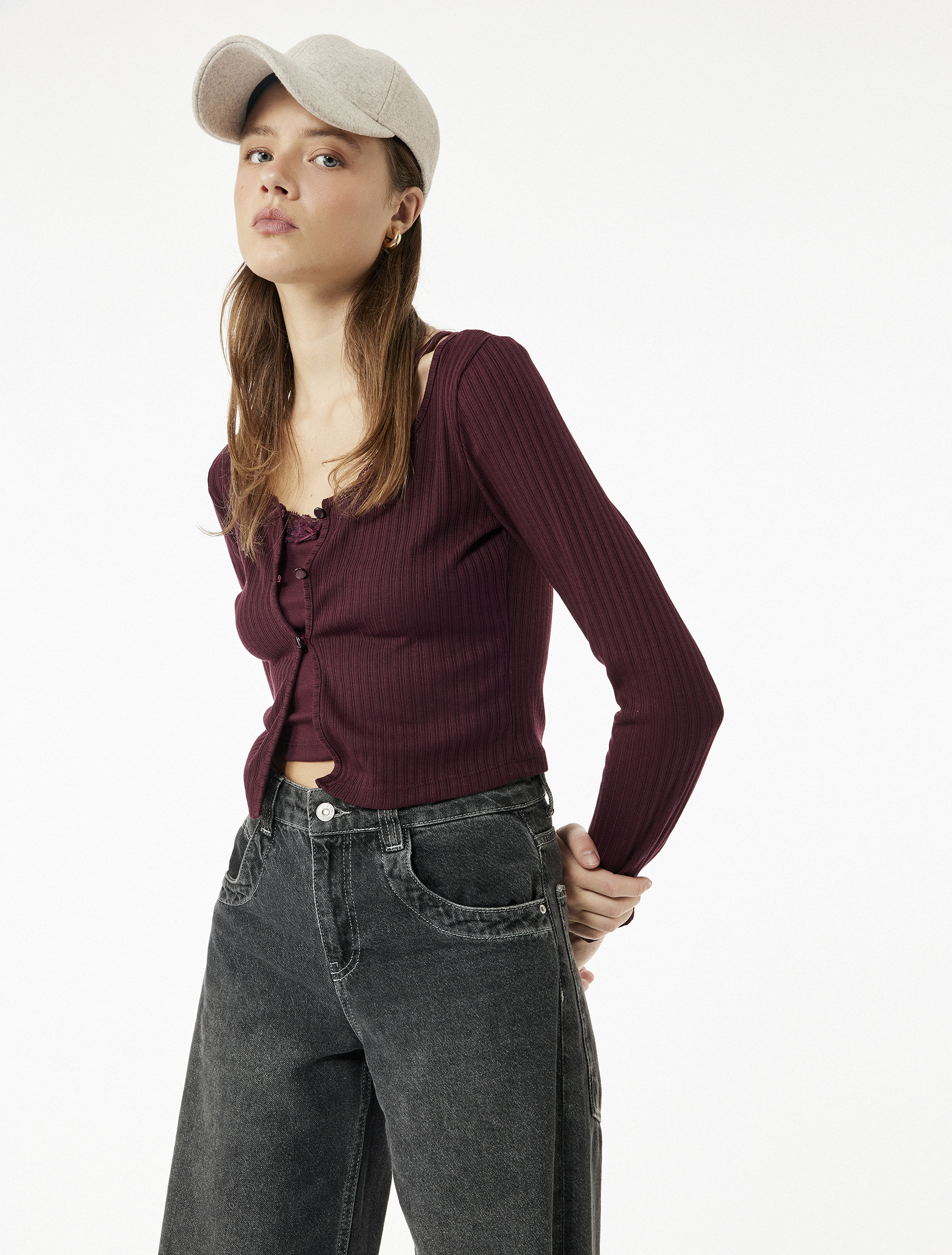   Slim Fit Bisiklet Yaka Atlet Detaylı Dantelli Fitilli Uzun Kollu Tişört