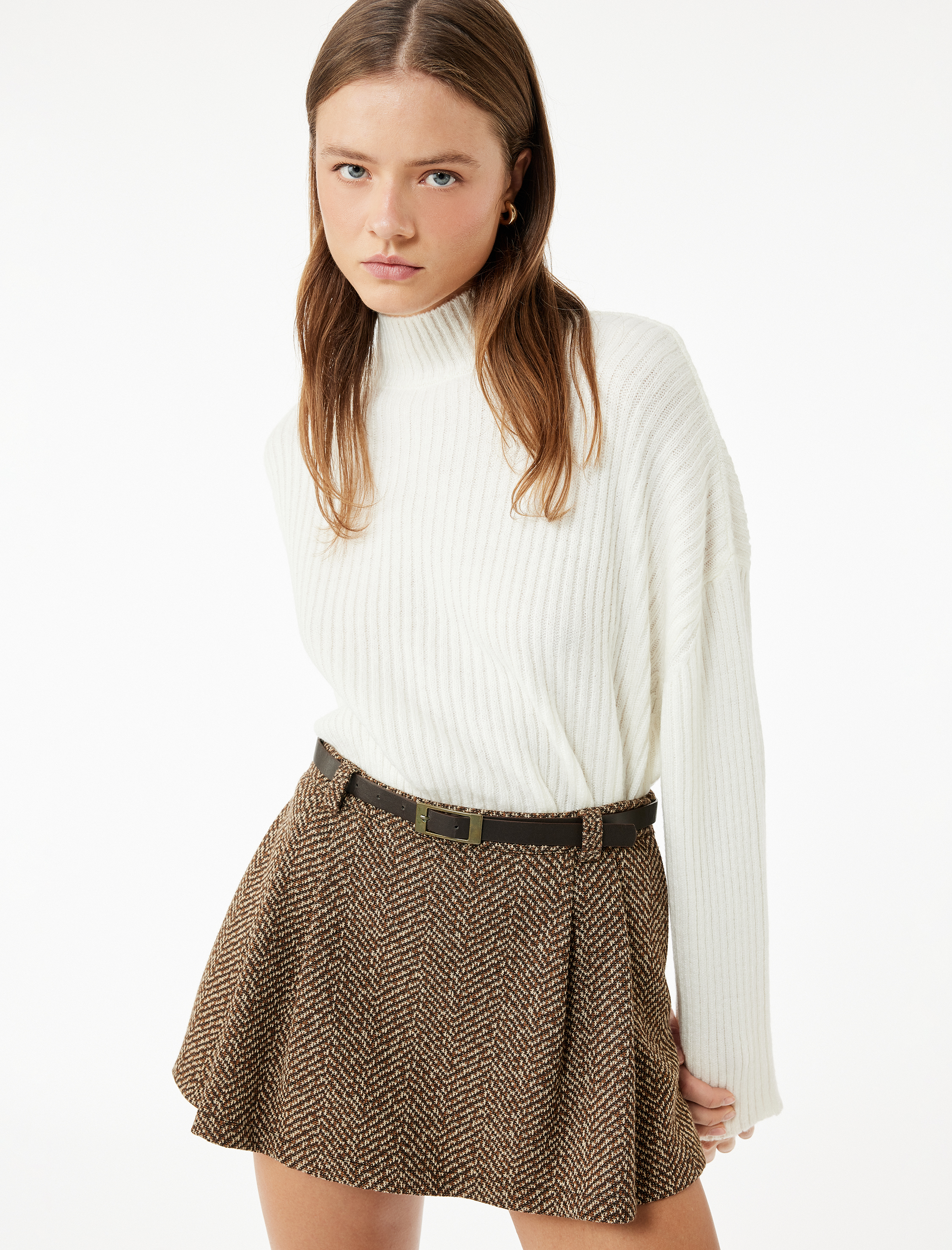   Dik Yaka Uzun Kollu Rahat Kalıp Triko Kazak