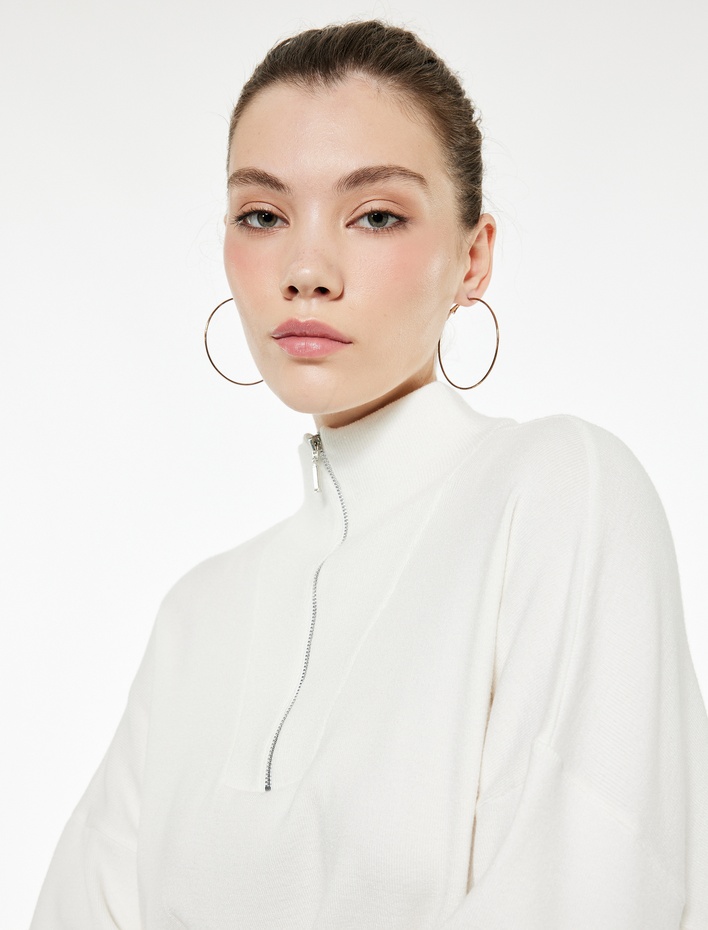  Uzun Kollu Dik Yaka Viskon Karışımlı Yarım Fermuarlı Triko Kazak