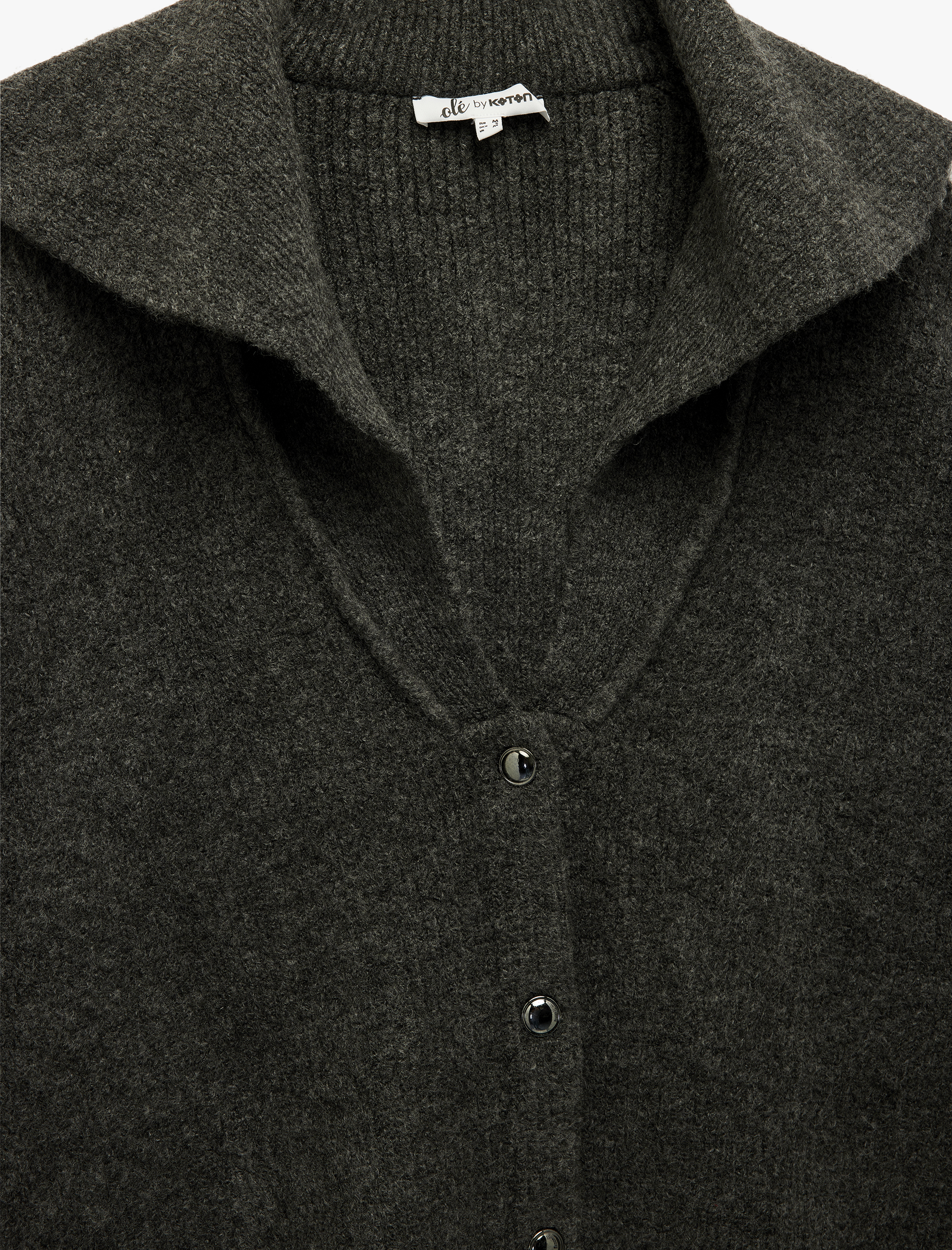   Rahat Kalıp Düğmeli Uzun Kollu Geniş V Yaka Triko Hırka