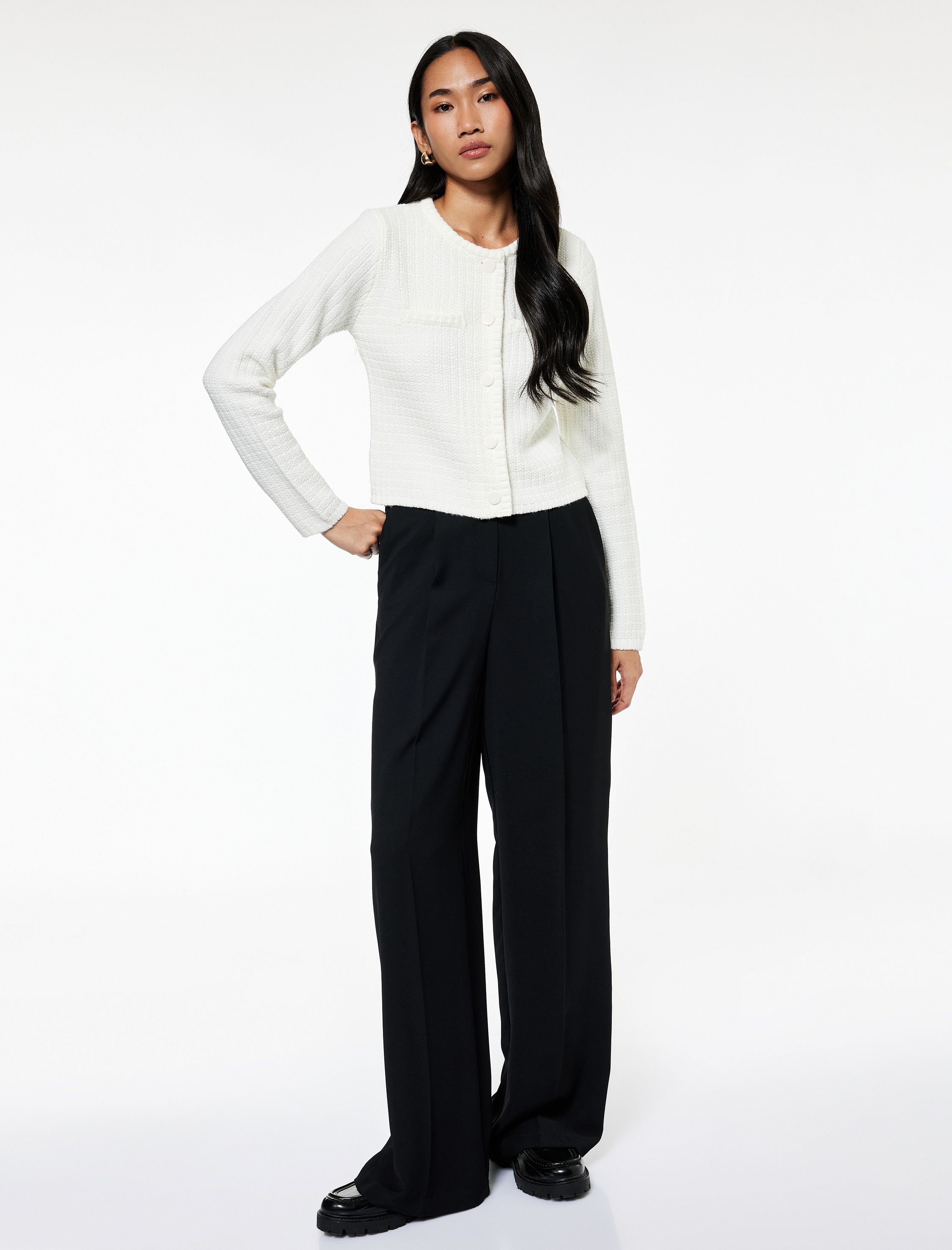   Aplike Detaylı Uzun Kollu Bisiklet Yaka Triko Hırka