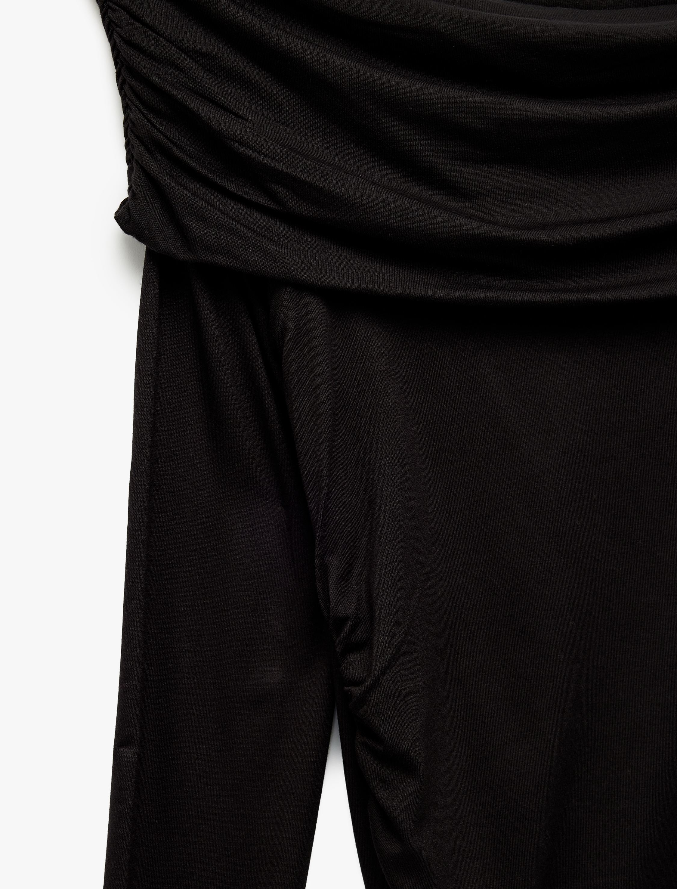   Slim Fit Omzu Açık Drapeli Uzun Kollu Viskon Tişört