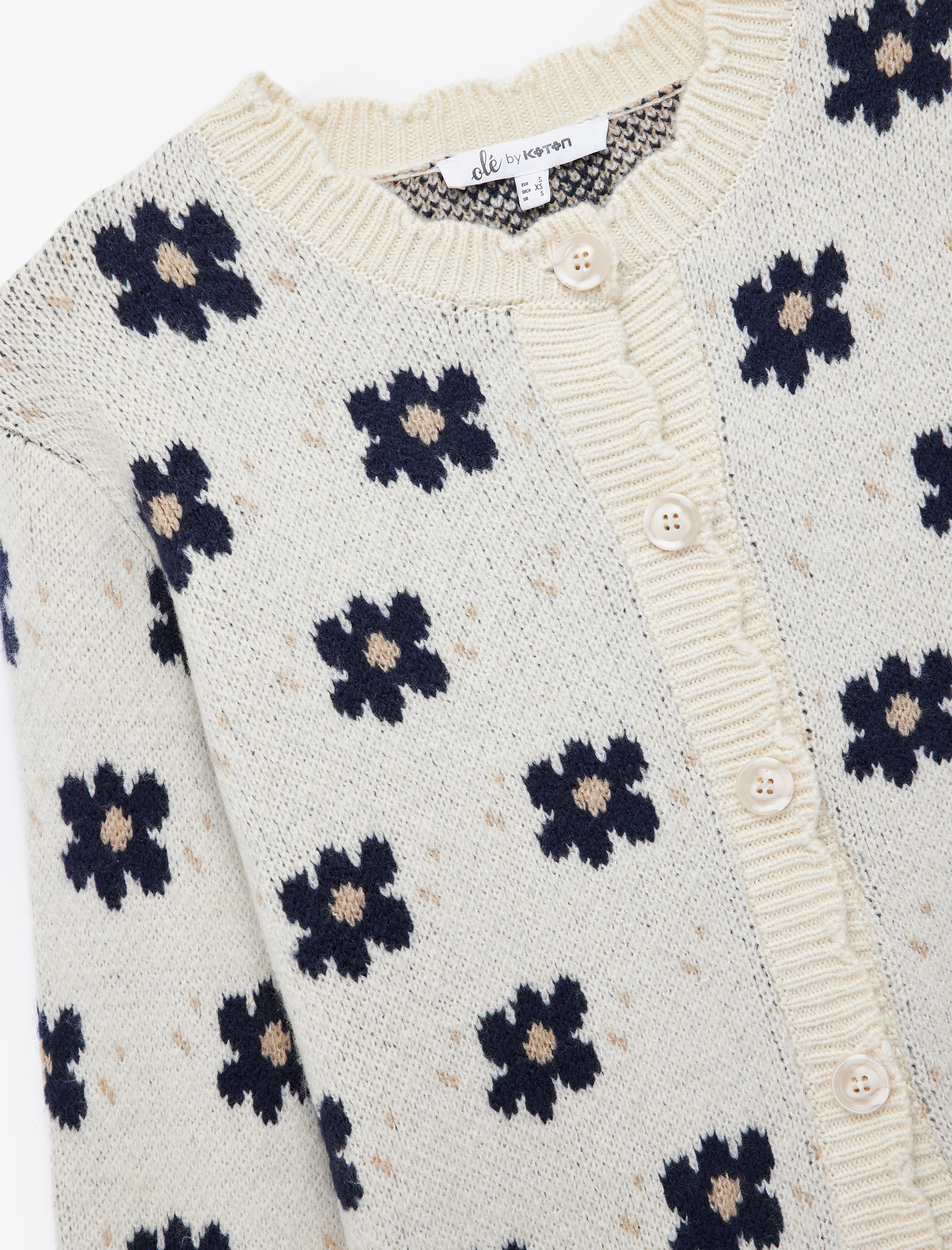   Uzun Kollu Bisiklet Yaka Jakarlı Düğmeli Çiçekli Triko Hırka