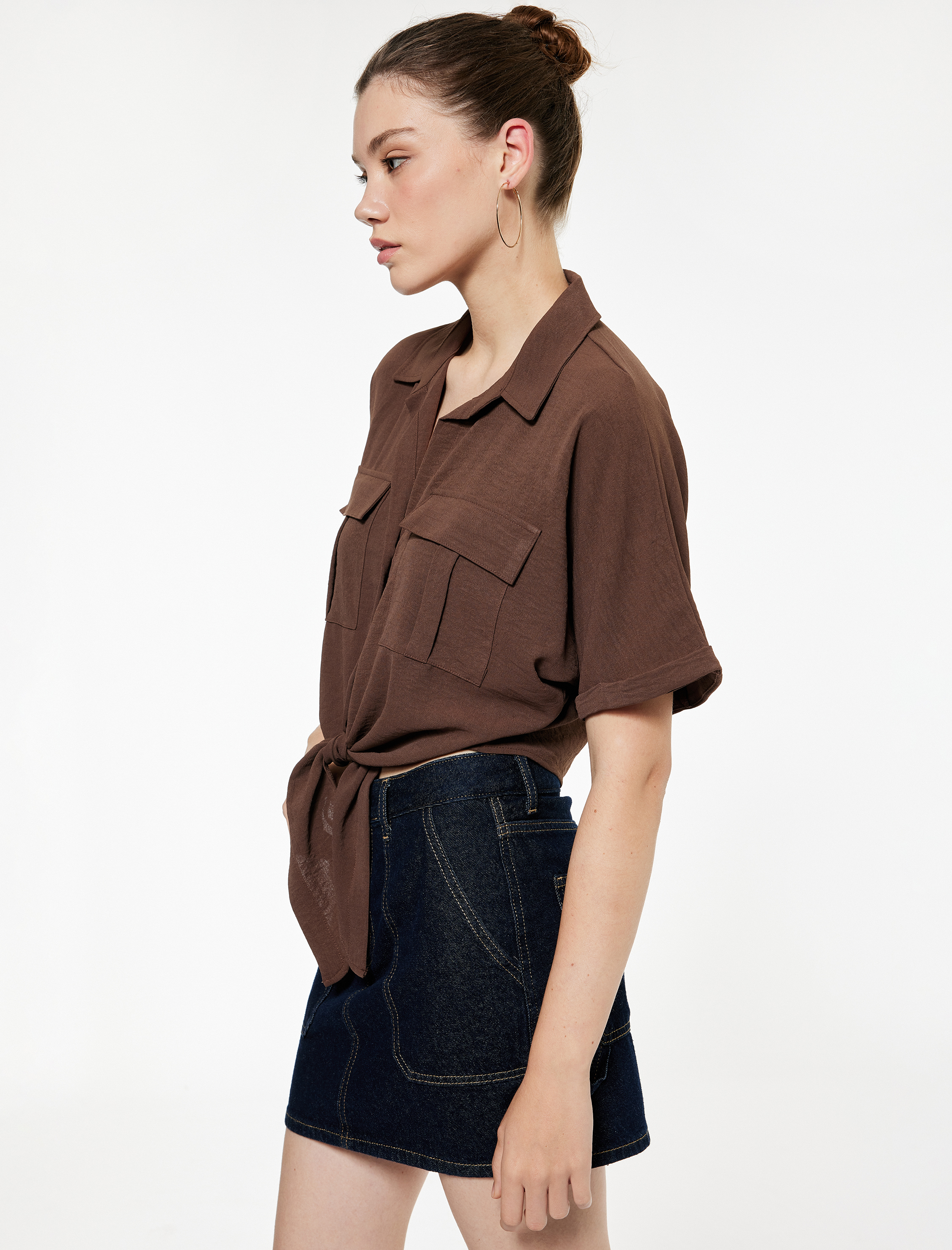 Rahat Kalıp Cep Detaylı Kısa Kollu Bağlamalı Crop Gömlek