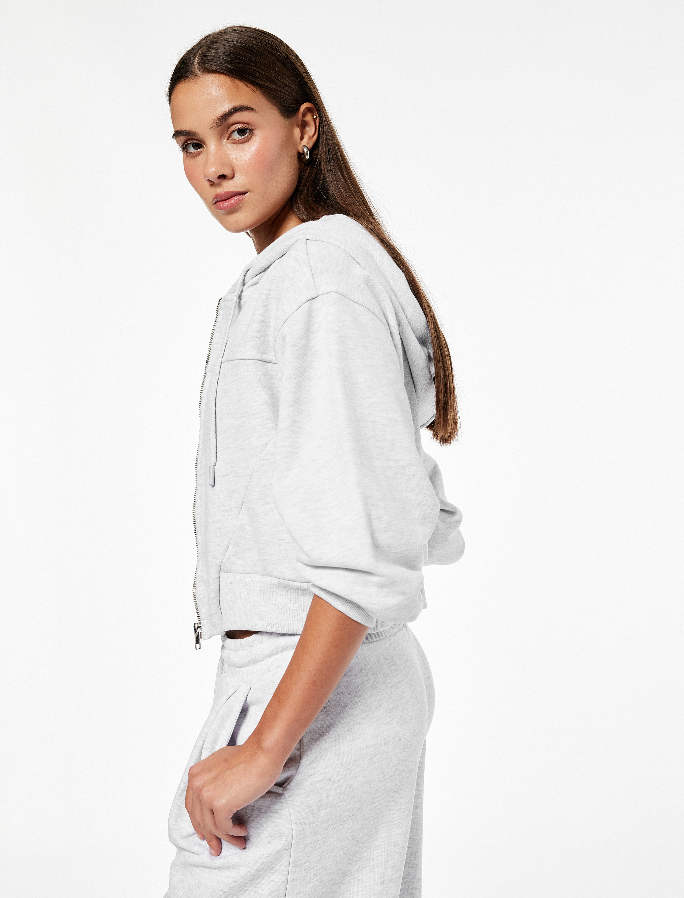   Rahat Kalıp Cep Detaylı Kapüşonlu Fermuarlı Crop Sweatshirt