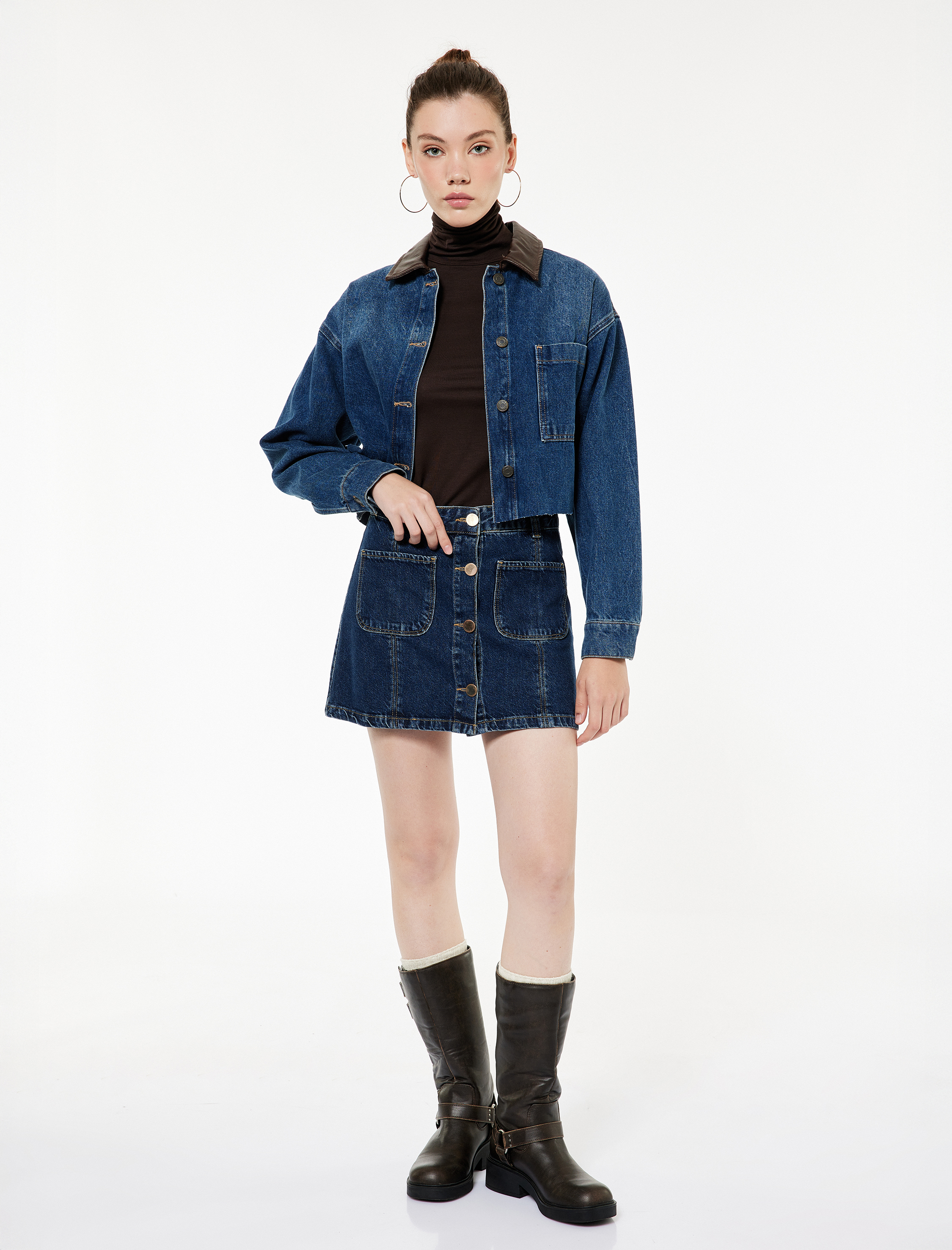   Pamuklu Düğmeli Cep Detaylı Mini Denim Etek