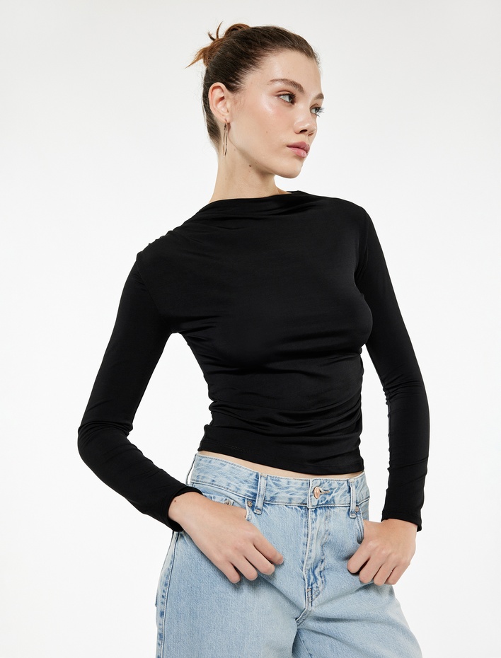  Drape Detaylı Dar Kesim Uzun Kollu Tişört