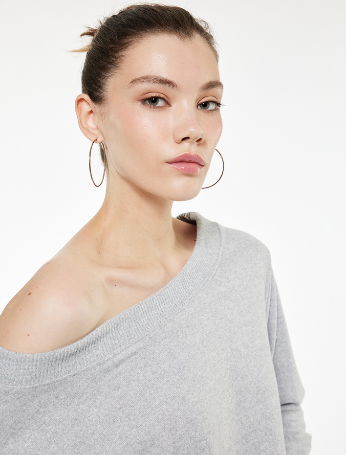  Viskon Karışımlı Rahat Kalıp Uzun Kollu Crop Omzu Açık Tişört