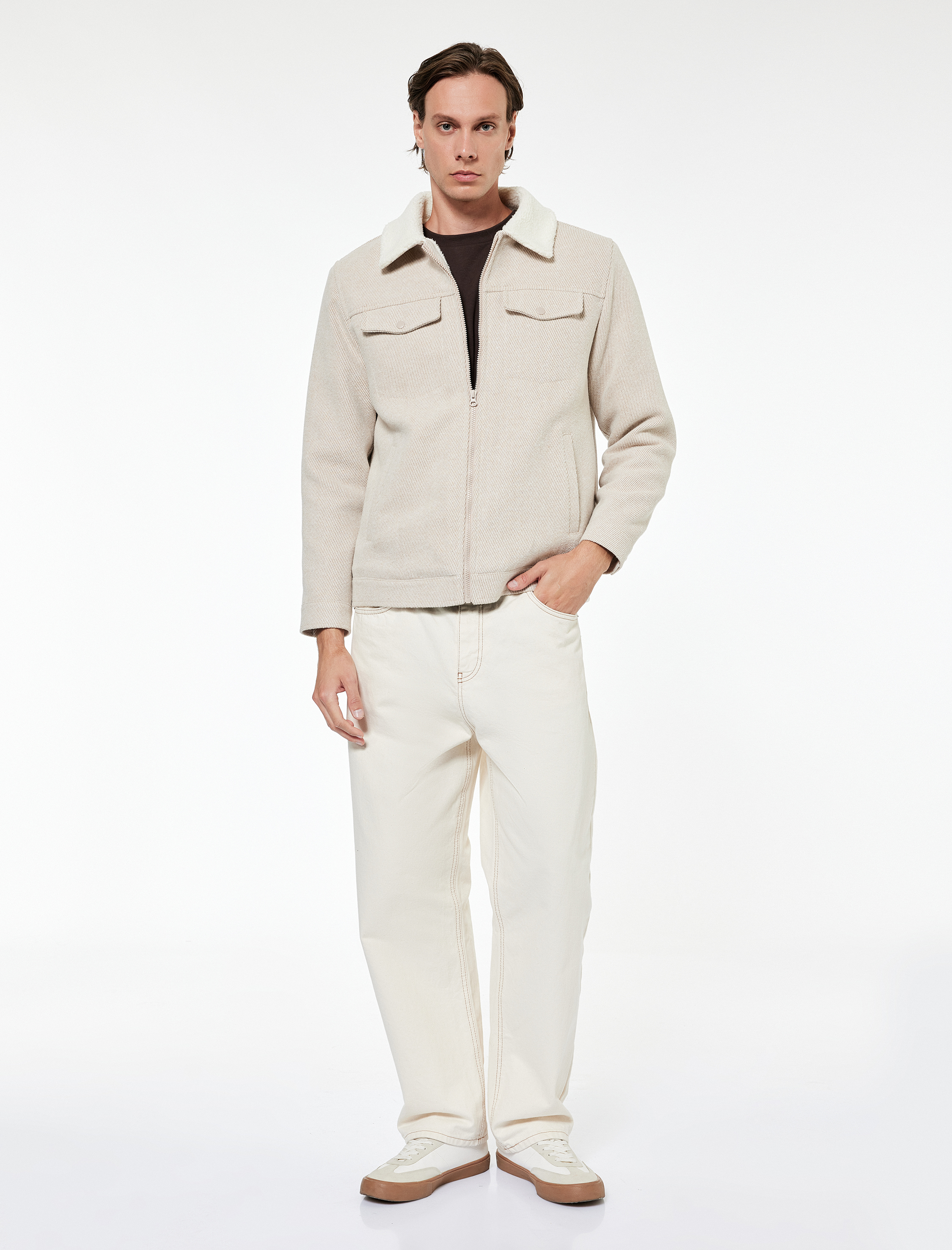 Uzun Kollu Cepli Fermuarlı İçi Peluş Astarlı Yakası Suni Kürklü Kışlık Kaşe Ceket