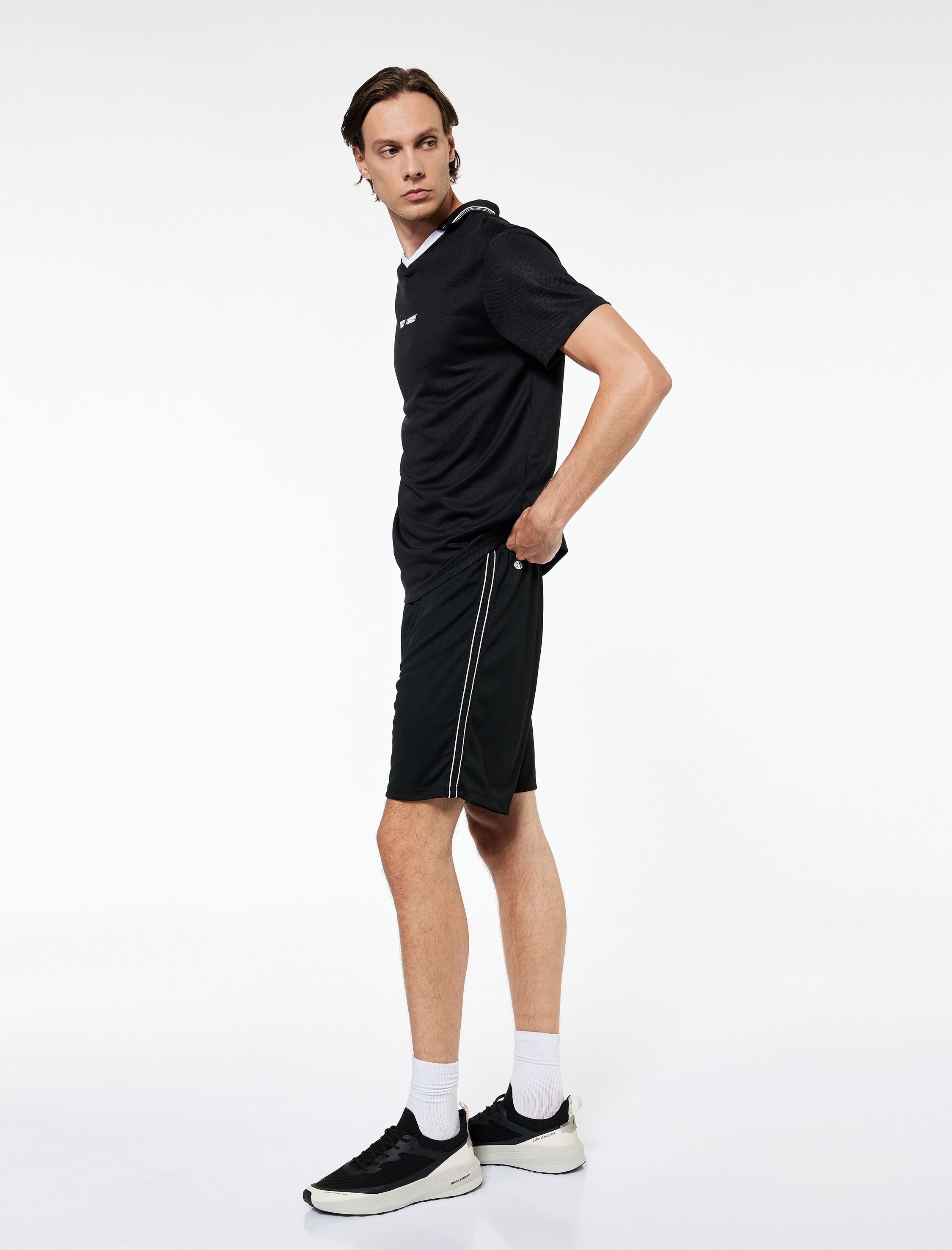   Beli Lastikli Bağlamalı Yanları Şerit Detaylı Spor Şort