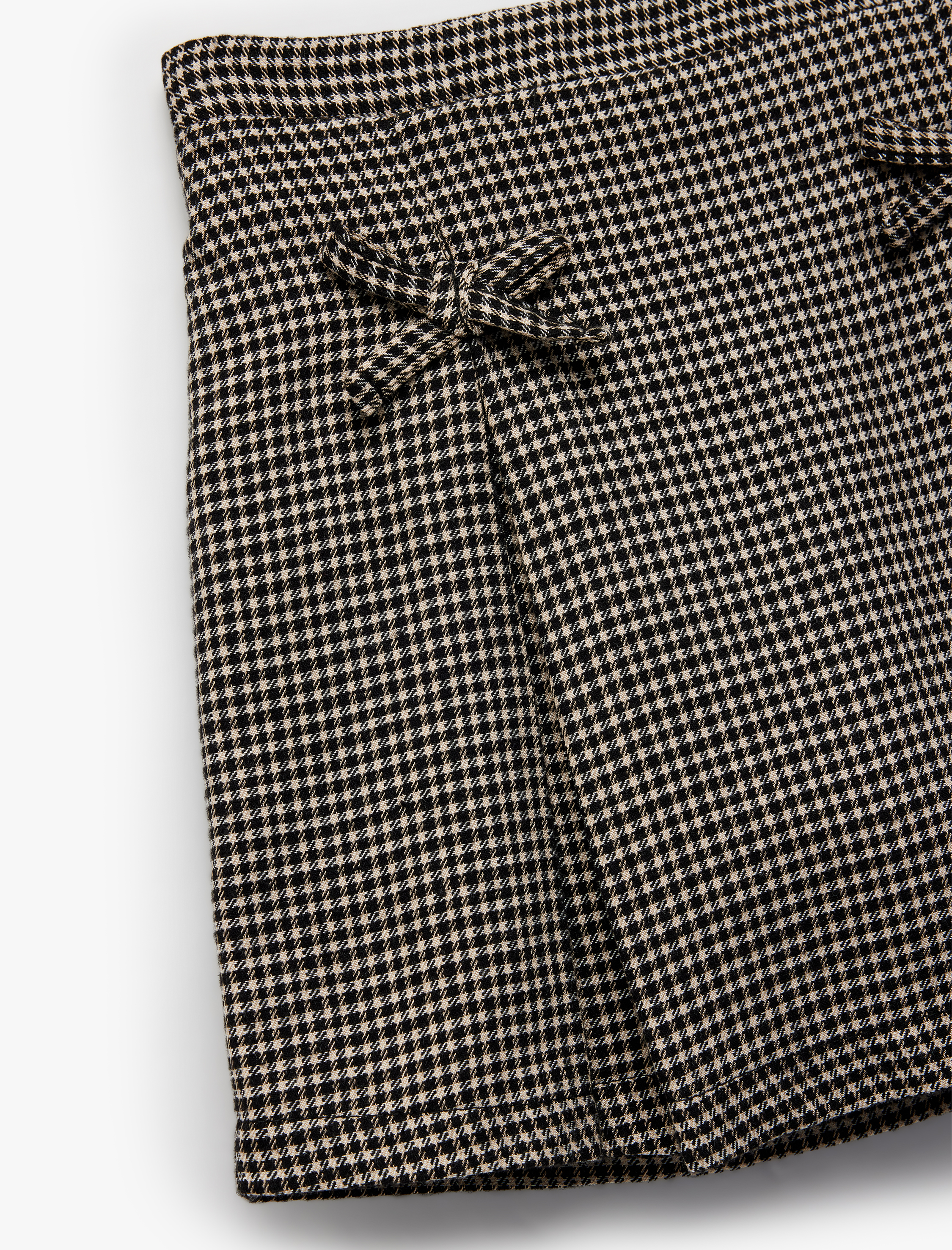  Kız Bebek Fiyonk Detaylı Pamuklu A Kesim Kazayağı Desenli Şortlu Etek