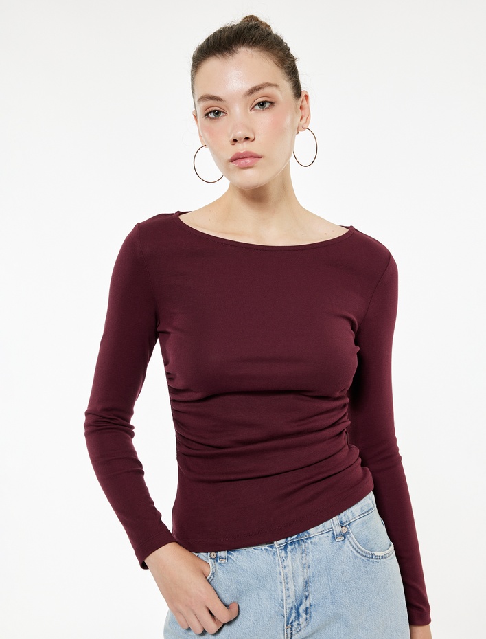  Pamuklu Slim Fit Kayık Yaka Drapeli Uzun Kollu Tişört