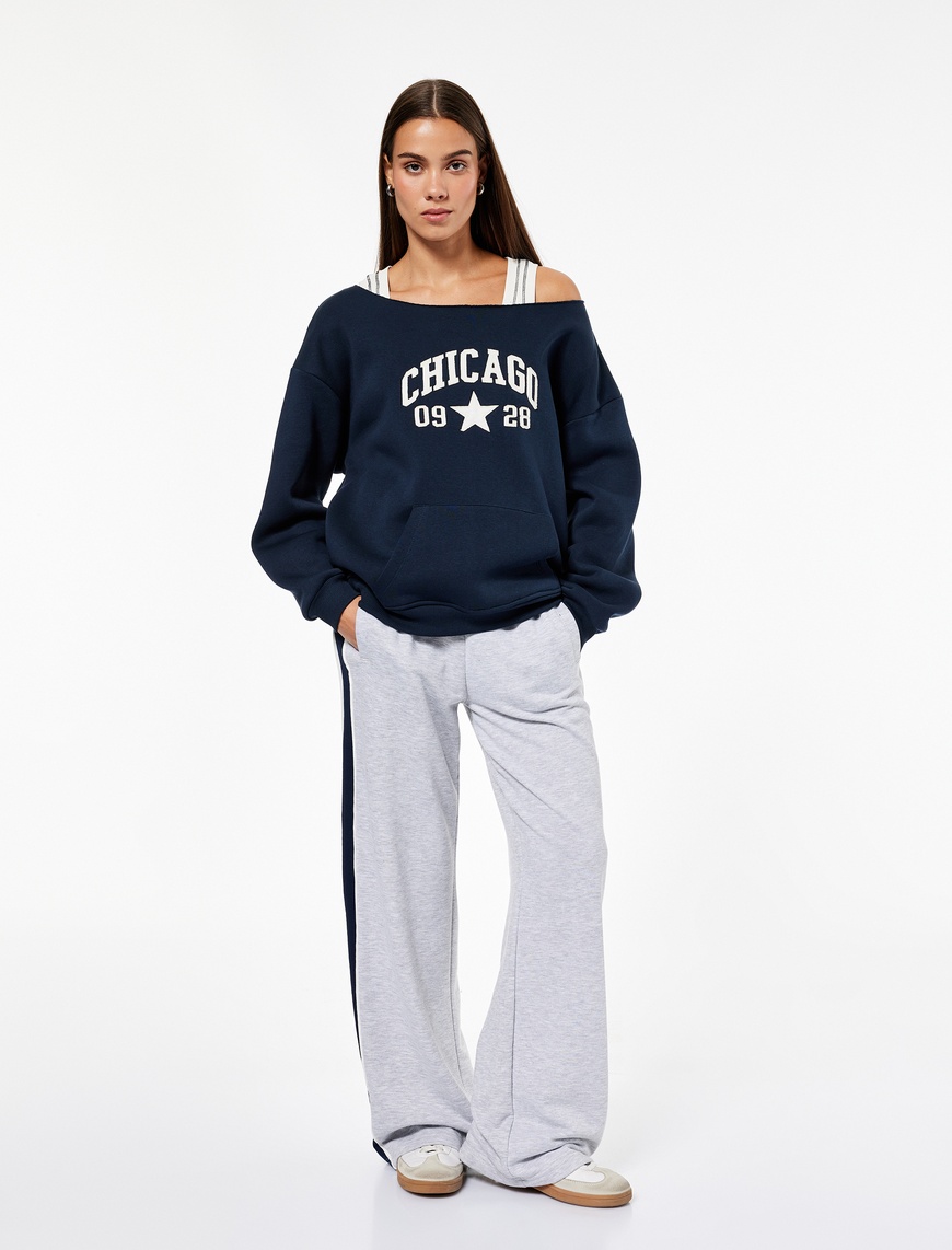   Nakışlı Şardonlu Kanguru Cepli Kayık Yaka Oversize Sweatshirt