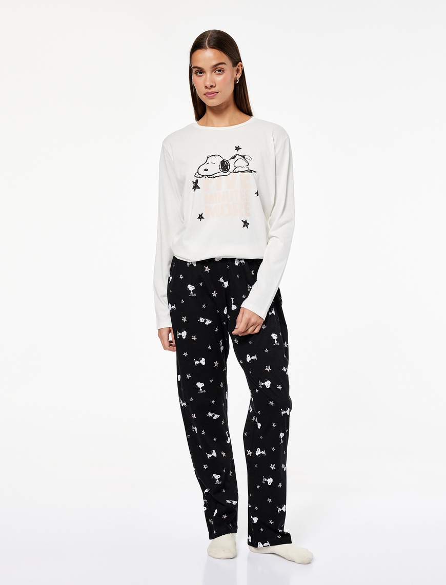   Snoopy Baskılı Lisanslı Uzun Kollu Bisiklet Yaka Pamuklu Pijama Takımı