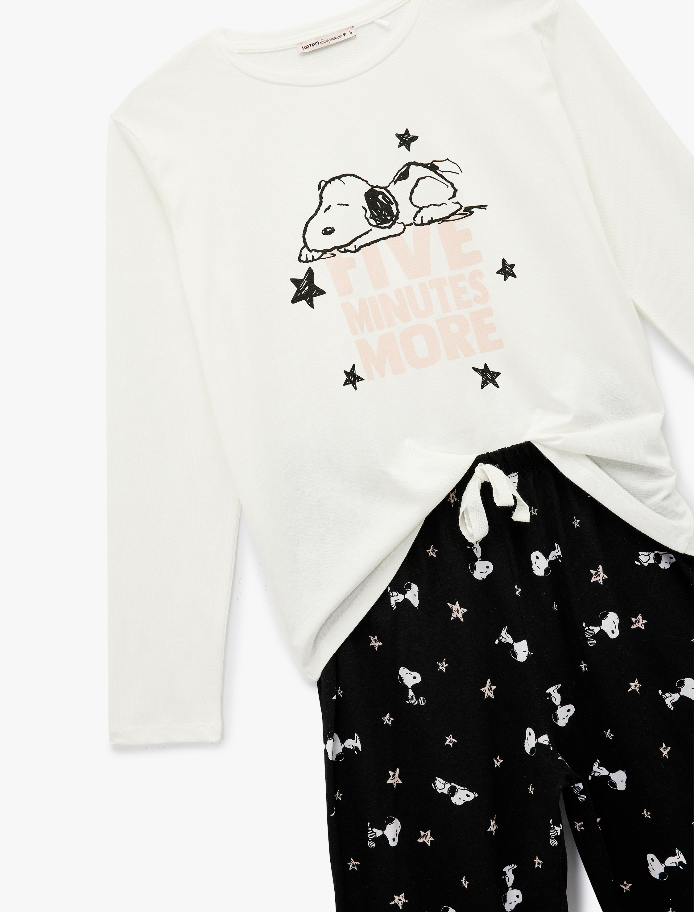   Snoopy Baskılı Lisanslı Uzun Kollu Bisiklet Yaka Pamuklu Pijama Takımı