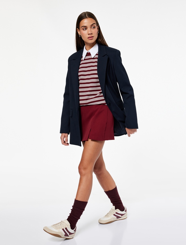  Yırtmaç Detaylı Mini Şort Etek