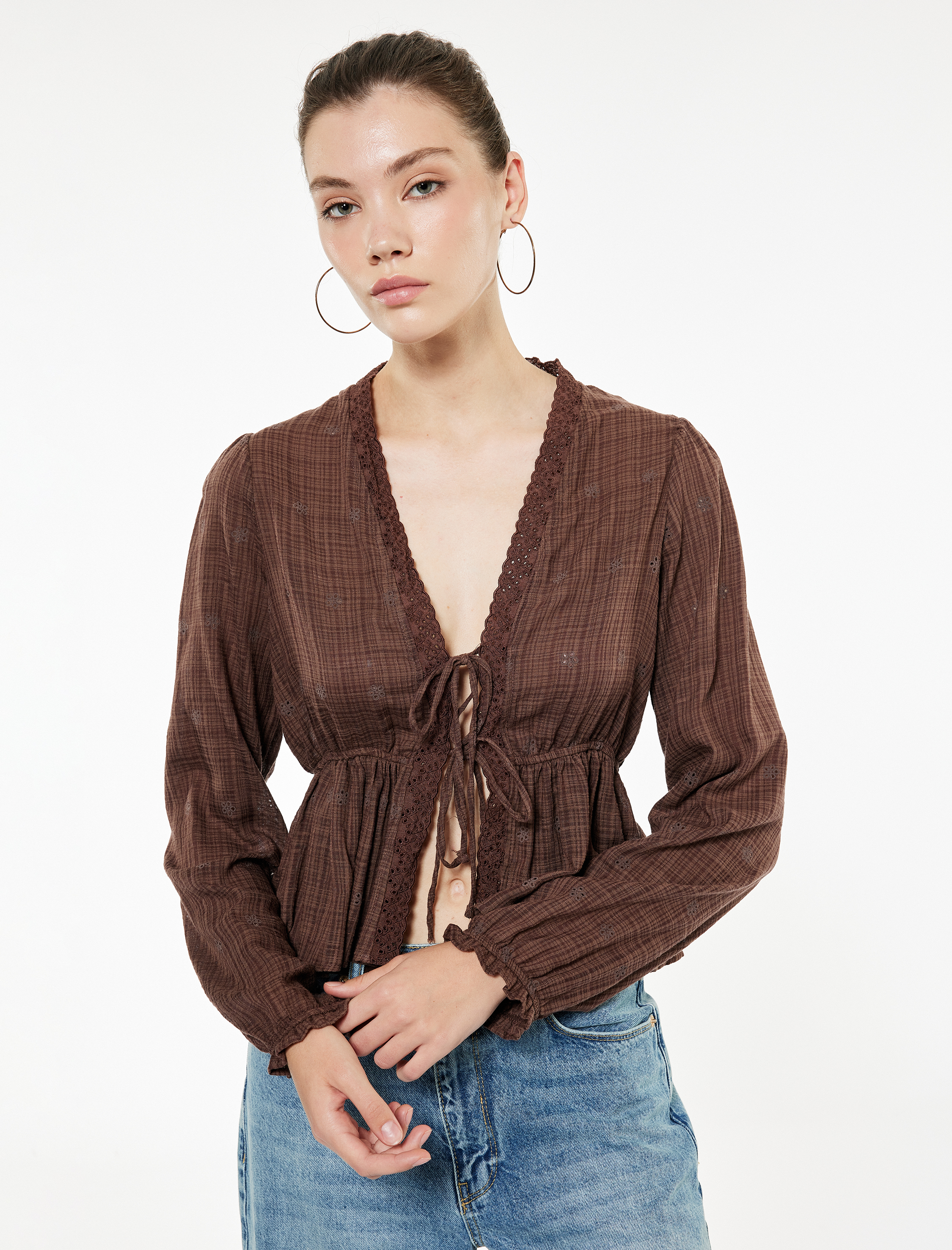   Uzun Kollu V Yaka Viskon Karışımlı Bağcıklı Fisto Bluz