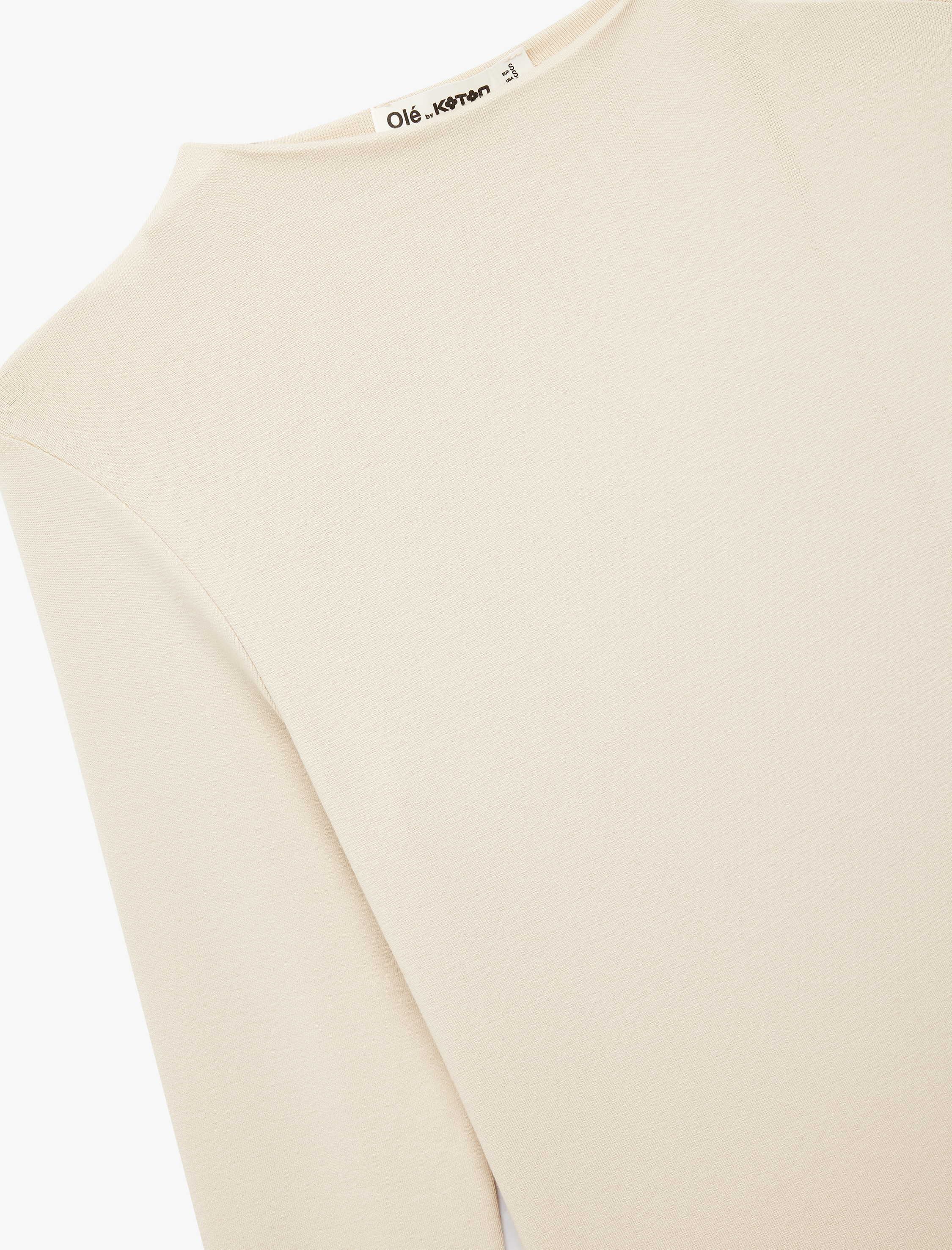   Dik Yaka Slim Fit Modal Karışımlı Basic Uzun Kollu Tişört