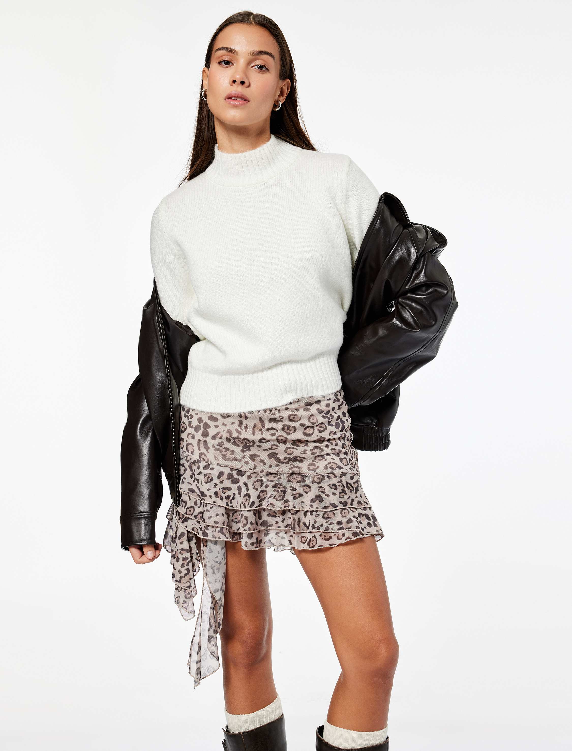   Asimetrik Kesim Fırfırlı Şortlu Leopar Desenli Mini Etek