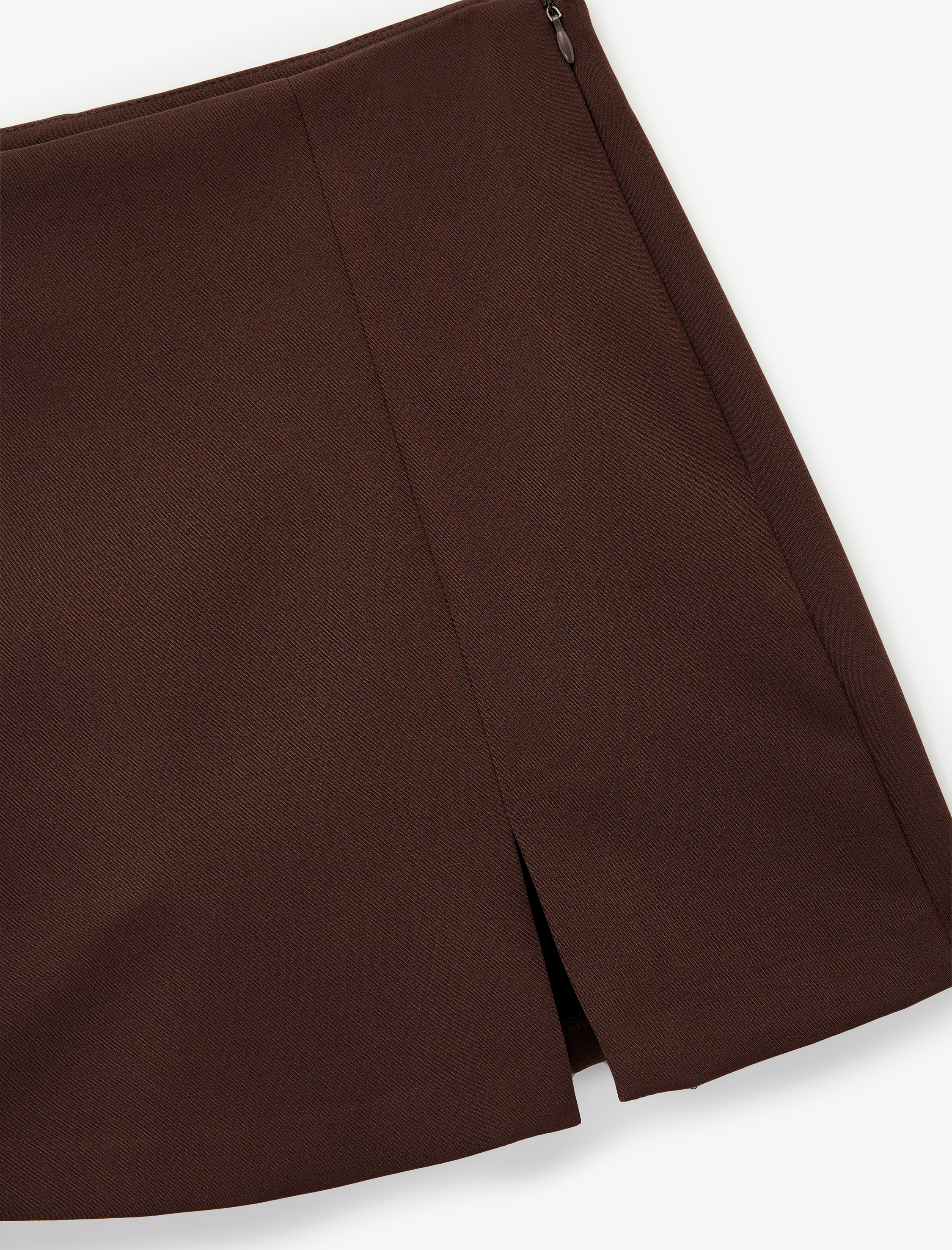   Yırtmaç Detaylı Mini Şort Etek