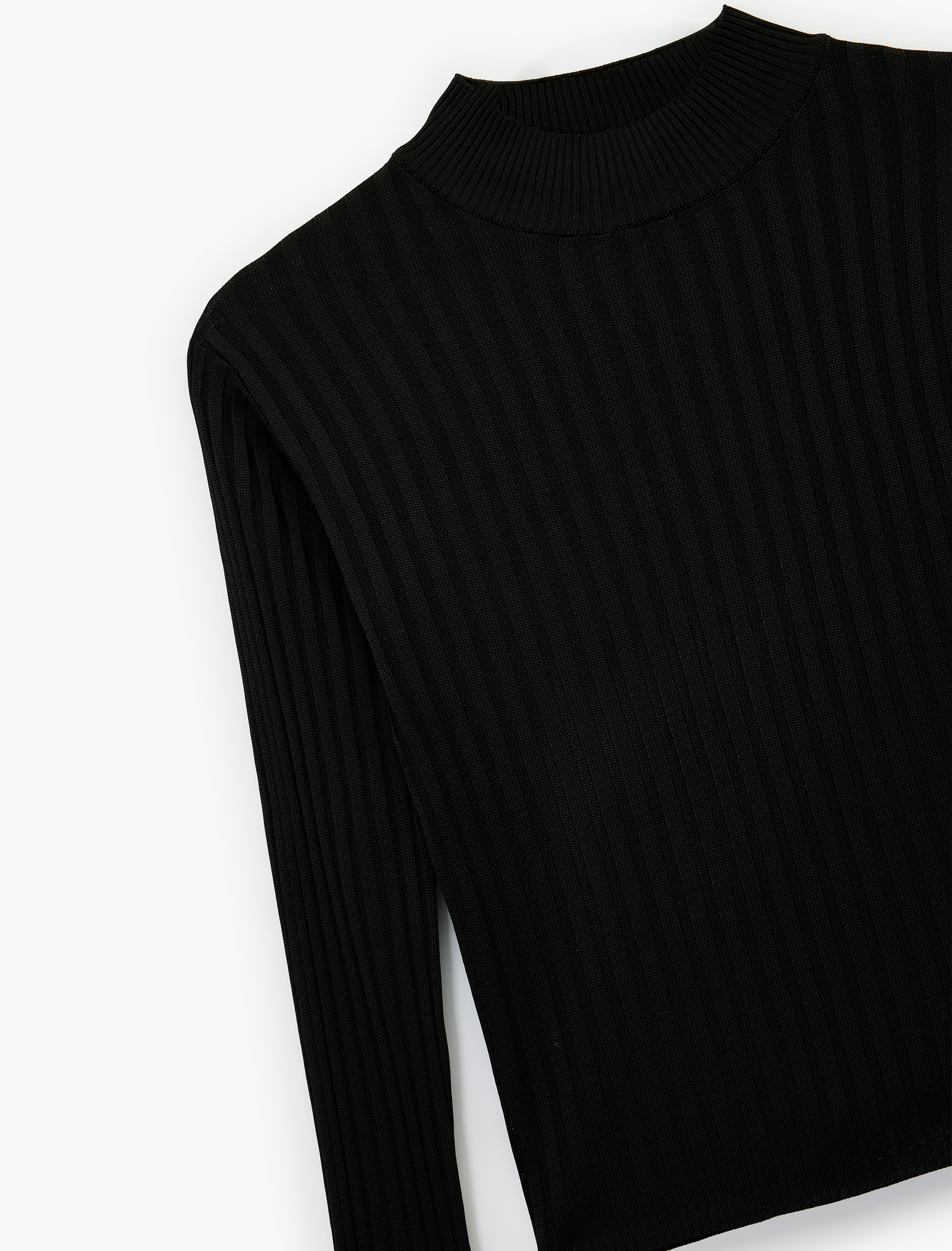   Uzun Kollu Dik Yaka Triko Kazak