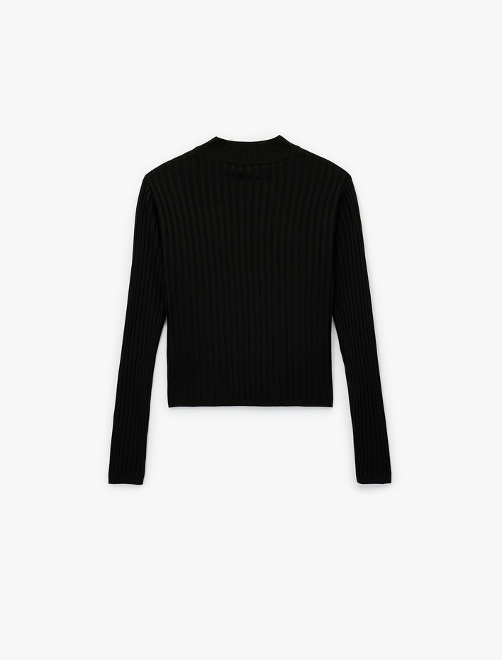  Uzun Kollu Dik Yaka Triko Kazak