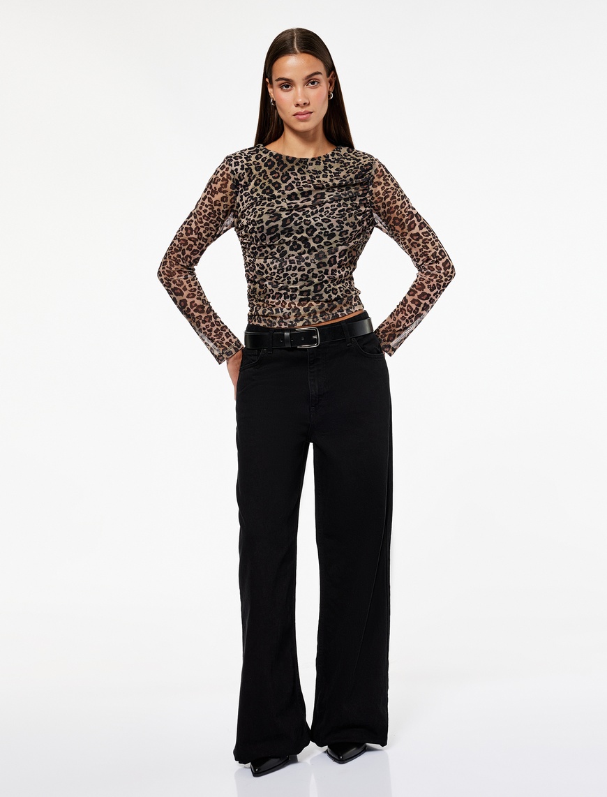   Drape Detaylı Bisiklet Yaka Slim Fit Leopar Desenli Uzun Kollu Tişört