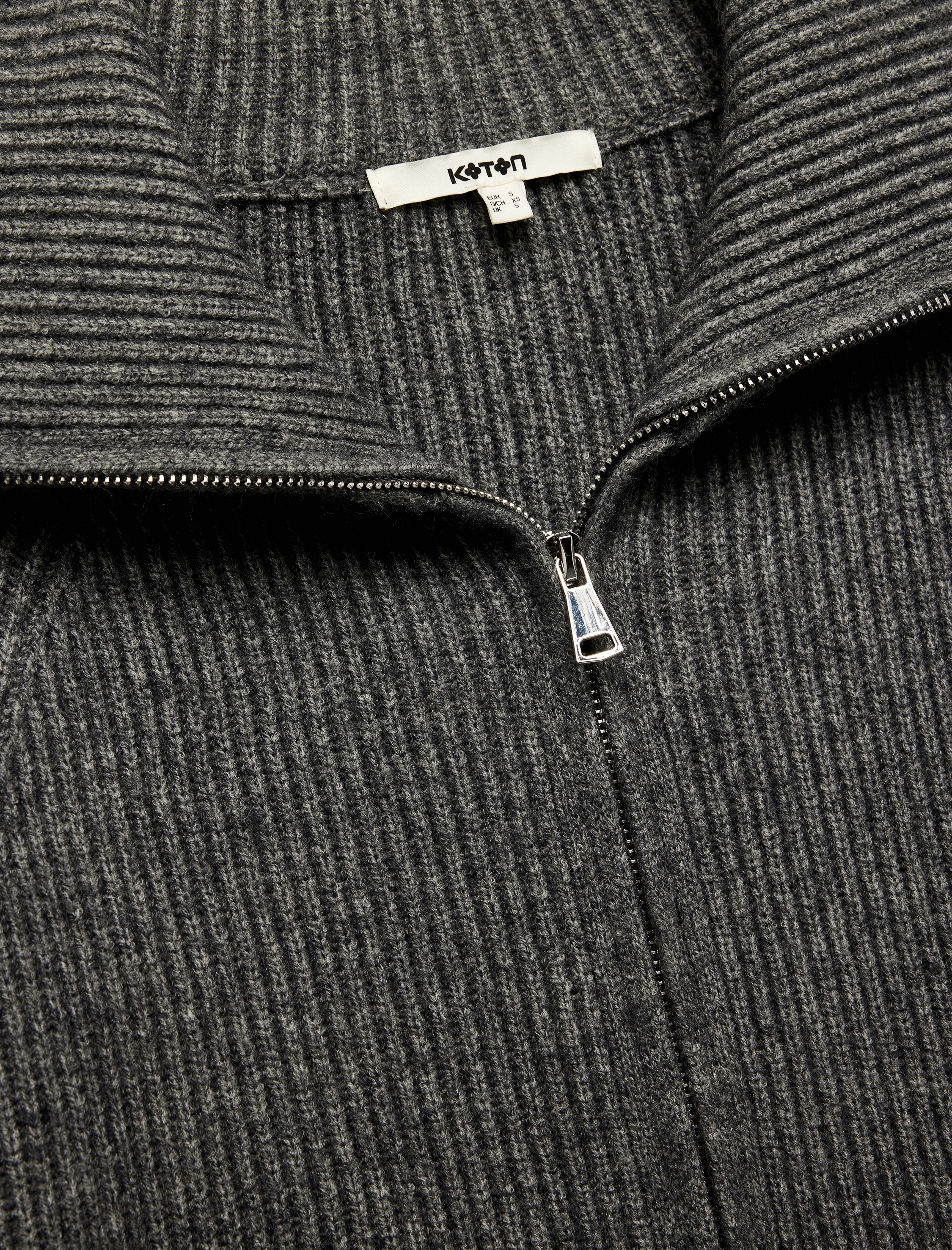   Regular Fit Dik Yaka Fermuarlı Uzun Kollu Triko Hırka