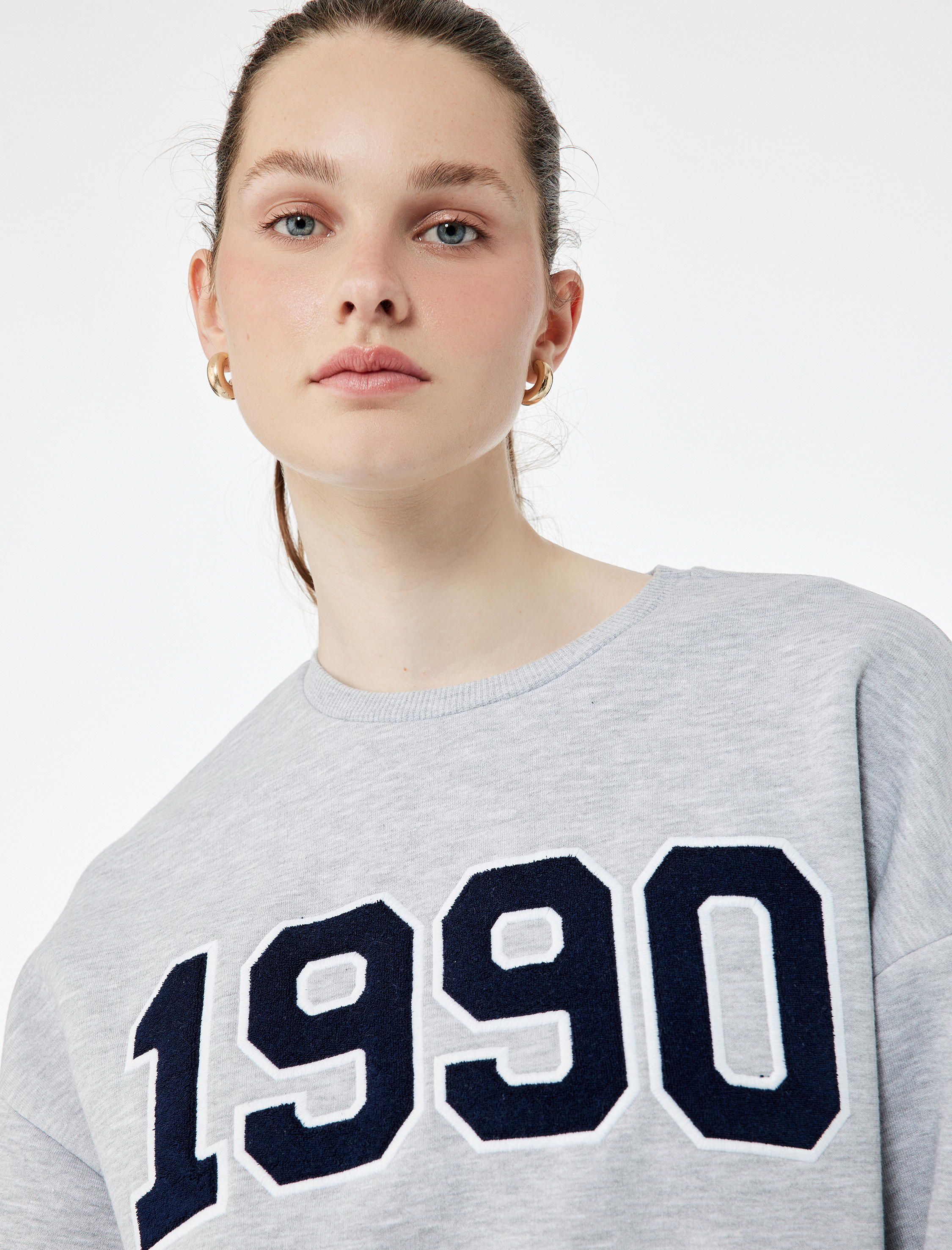   Üç İplik Şardonlu Uzun Kollu Bisiklet Yaka Nakışlı Crop Sweatshirt