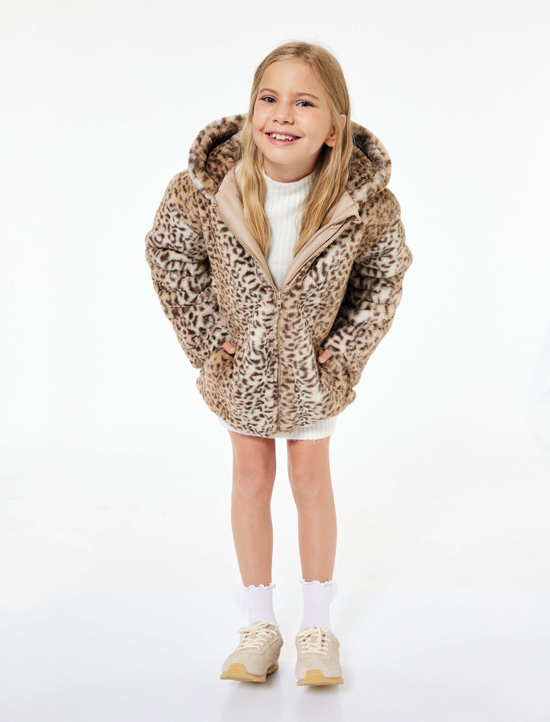  Kız Çocuk Kapşonlu Uzun Kollu Leopar Desenli Peluş Ceket