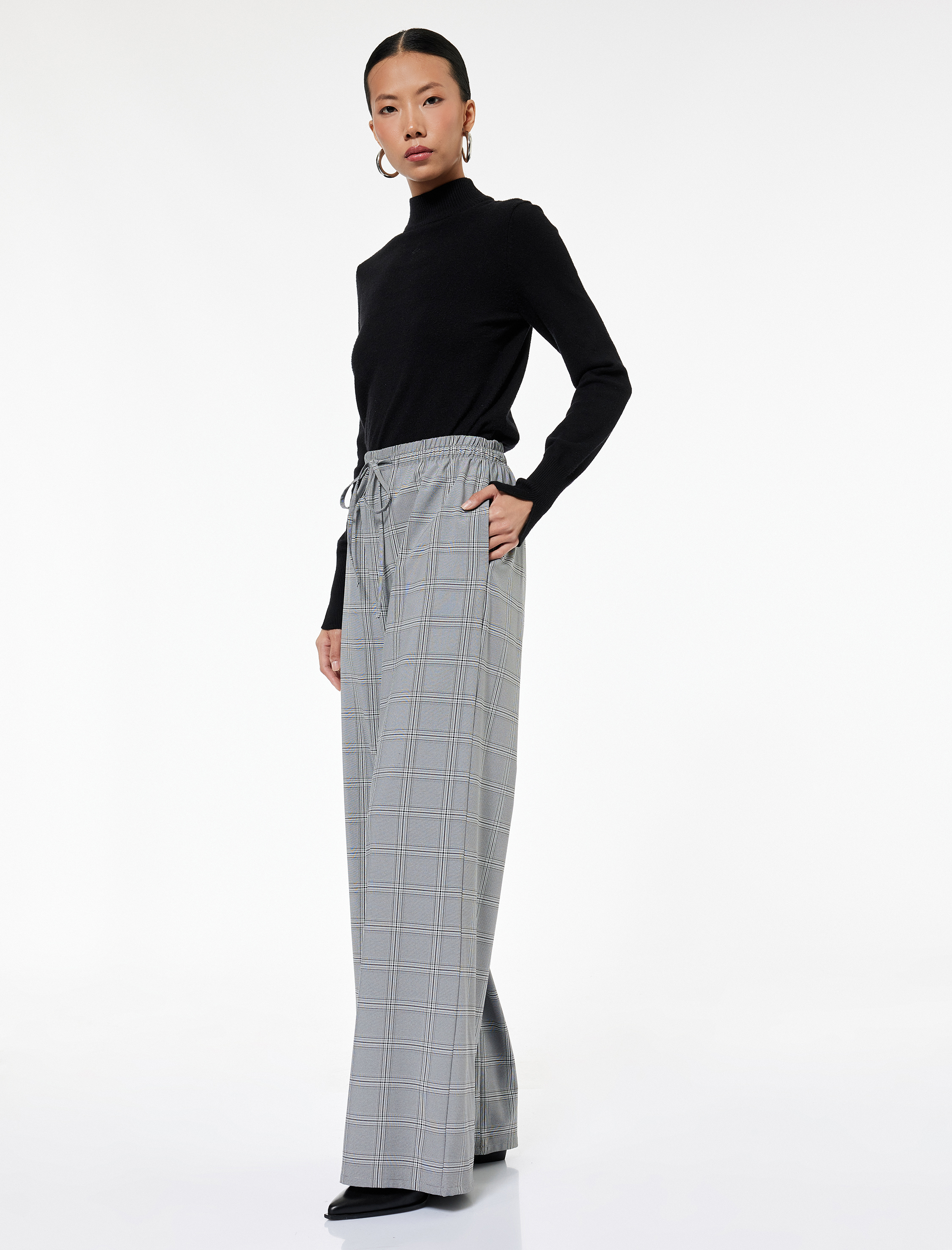   Beli Bağcıklı Kareli Geniş Paça Kumaş Pantolon