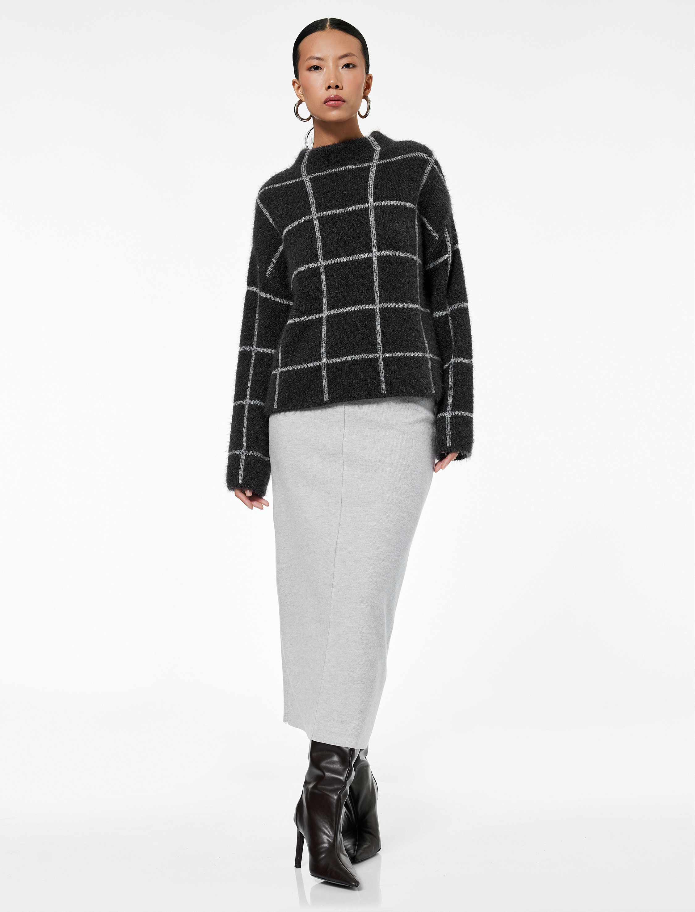   Uzun Kollu Dik Yaka Kareli Triko Peluş Kazak