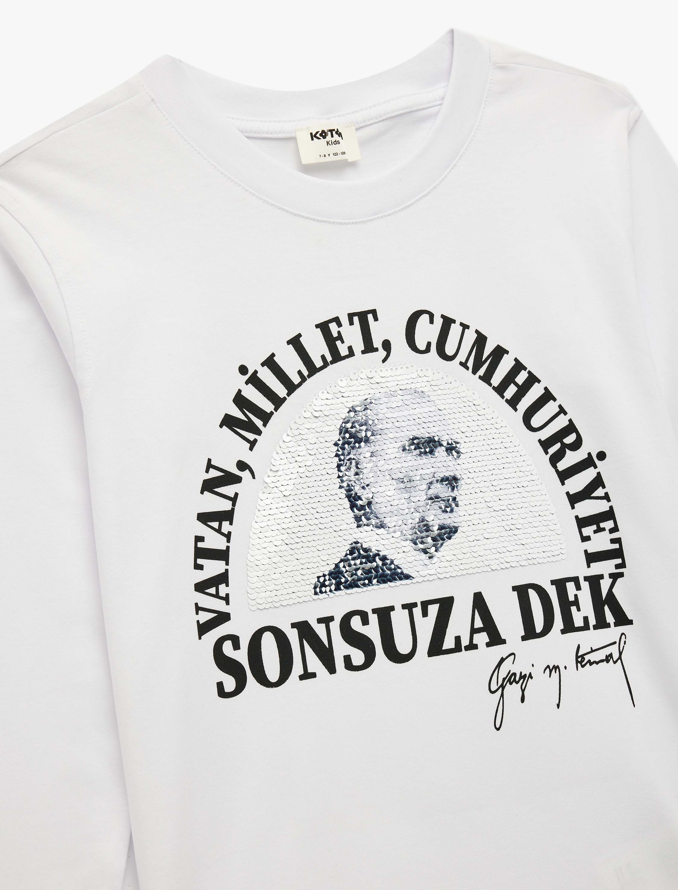  Erkek Çocuk Pullu Payetli Uzun Kollu Bisiklet Yaka Atatürk Baskılı Pamuklu Tişört