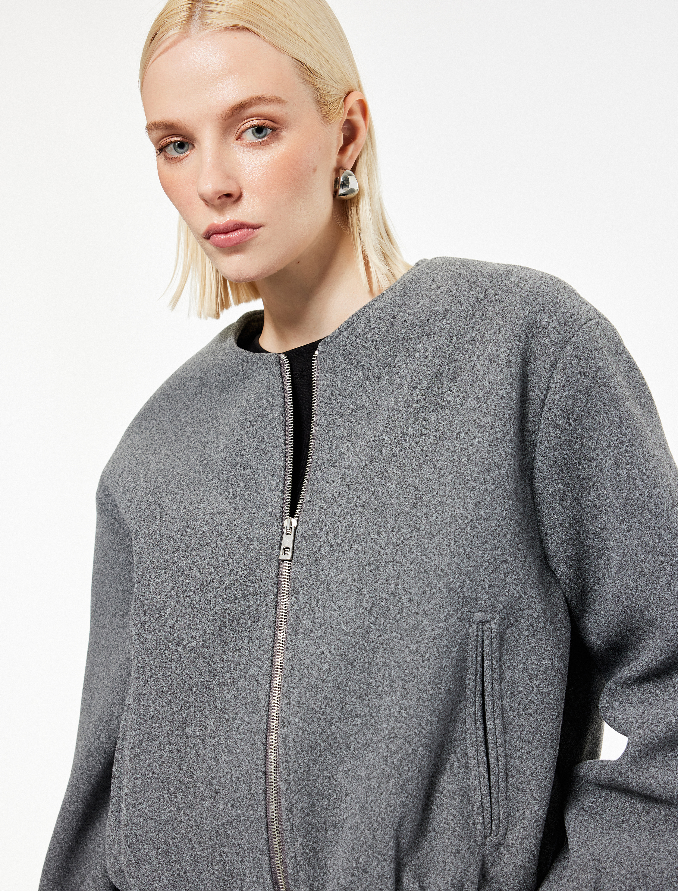   Uzun Kollu Cepli Yuvarlak Yaka Fermuarlı Crop Bomber Kaşe Ceket