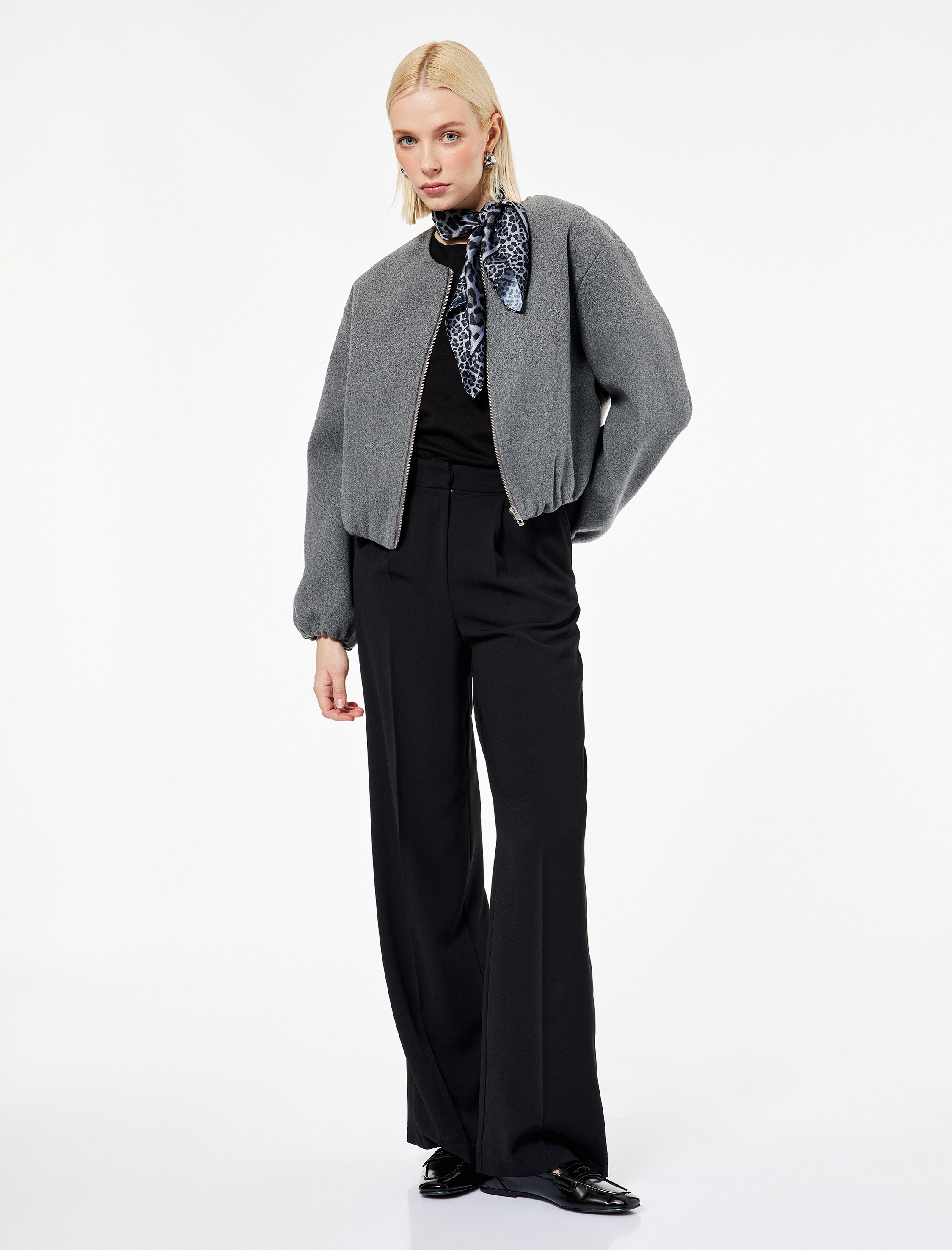   Uzun Kollu Cepli Yuvarlak Yaka Fermuarlı Crop Bomber Kaşe Ceket