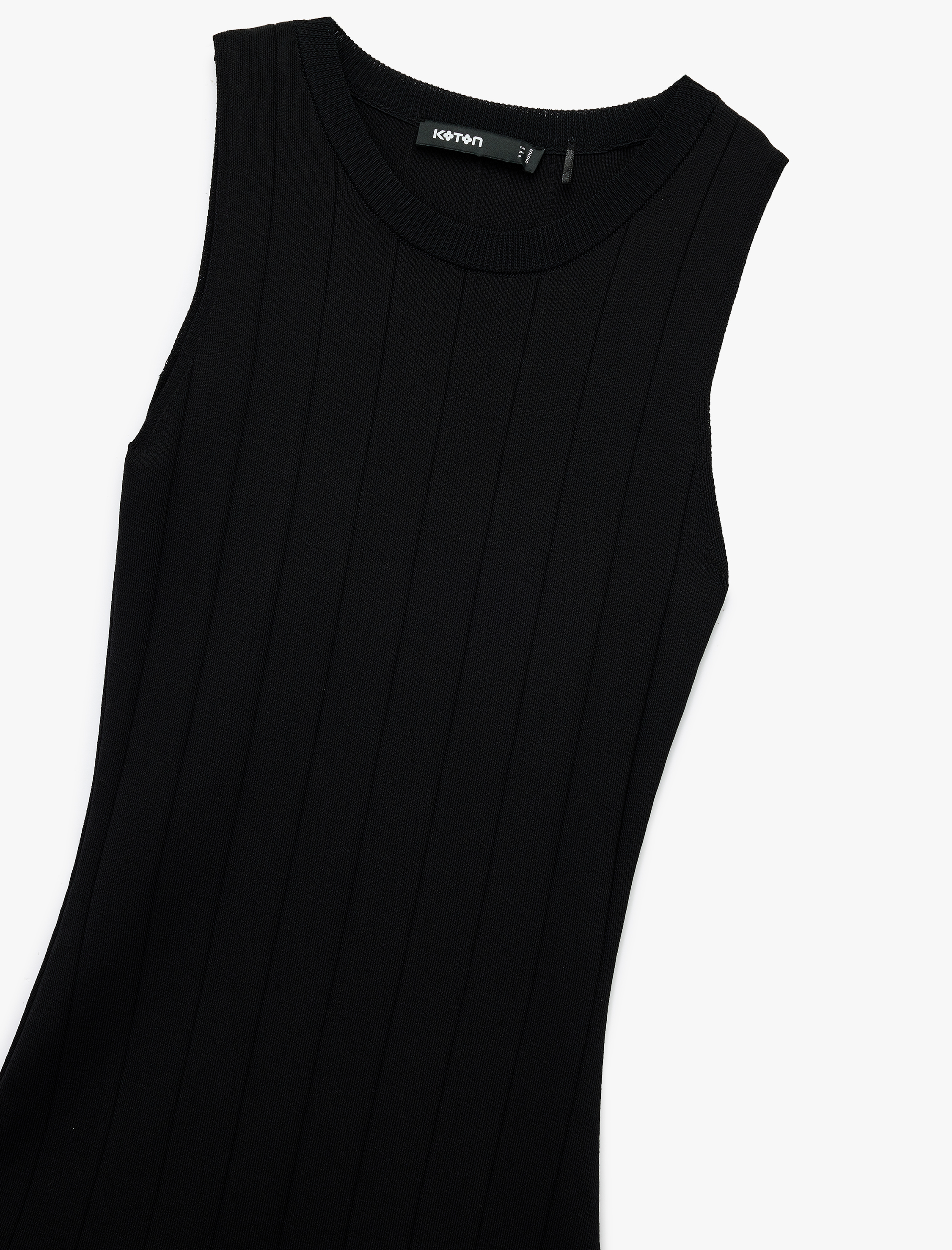   Yuvarlak Yaka Kolsuz Midi Boy Pileli Triko Elbise