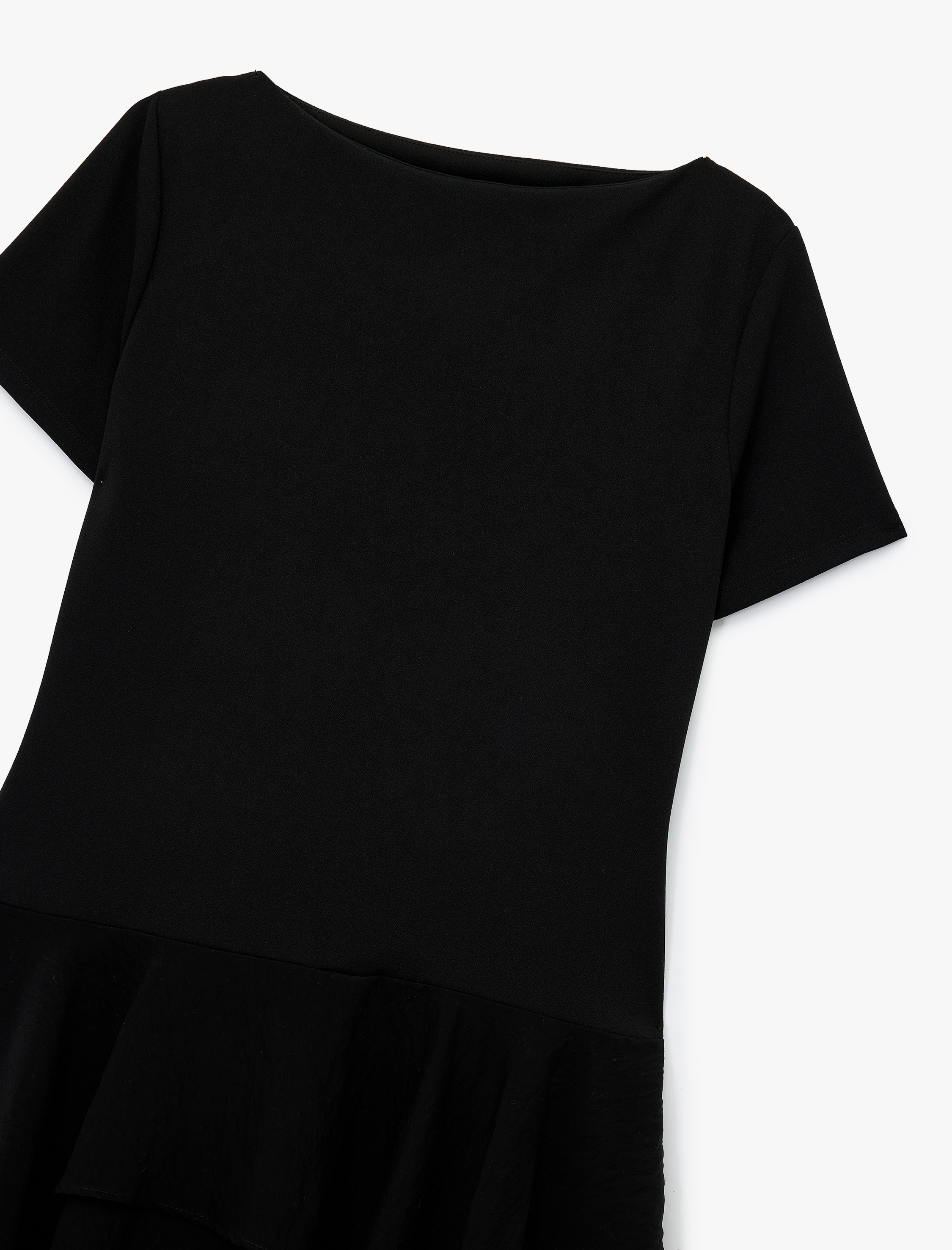   Kayık Yuvarlak Yaka Kısa Kollu Asimetrik Kesim Mini Tişört Elbise