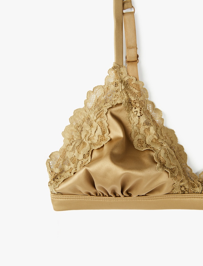  Dantel Detaylı Rahat Kalıp Dolgusuz Balensiz Sütyen