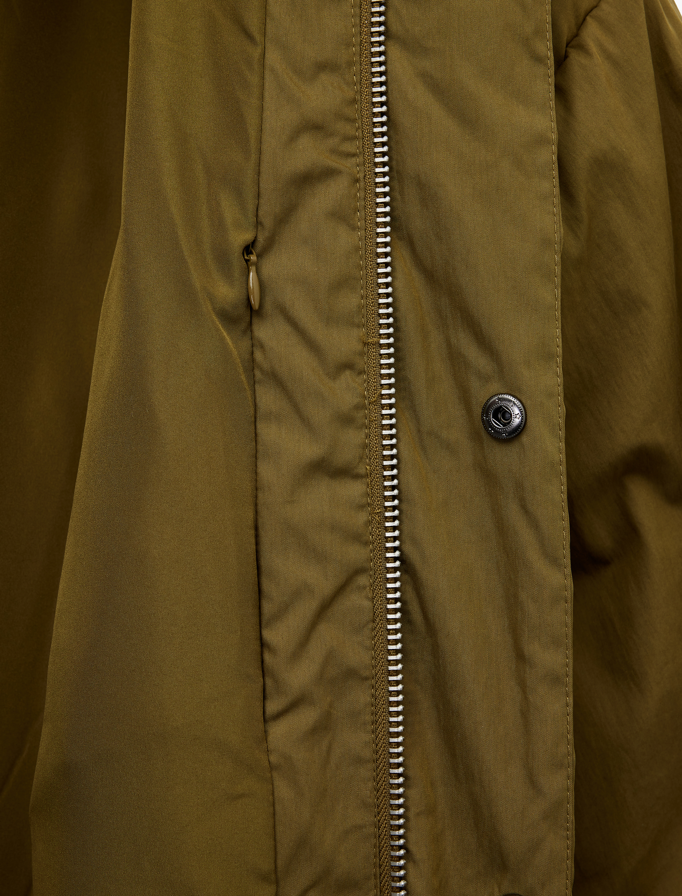   Uzun Kollu Fermuarlı Dik Yaka Kışlık Şişme Mont