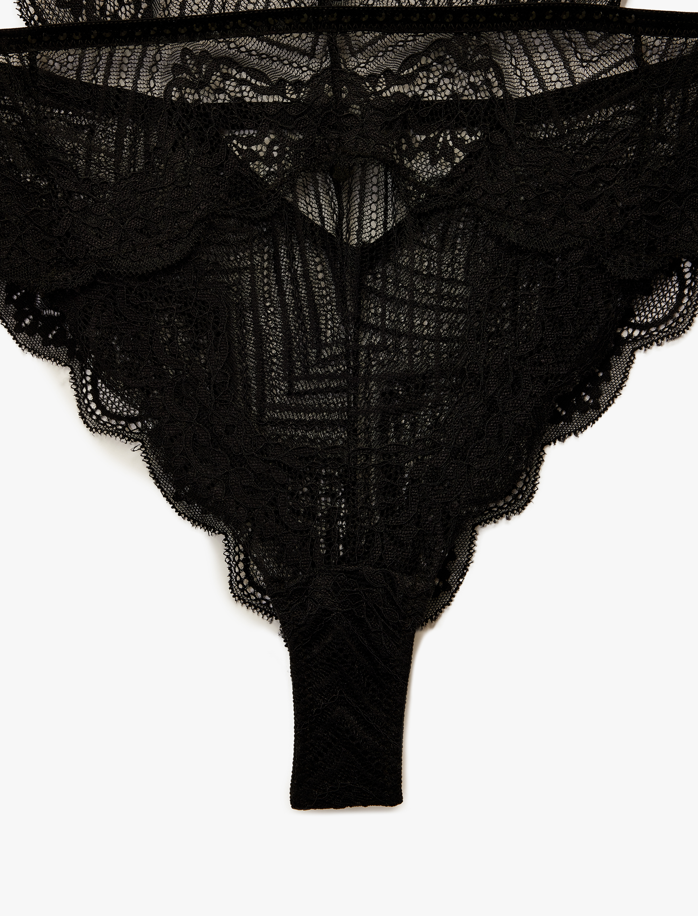 V Yaka Askılı Dantelli Bodysuit