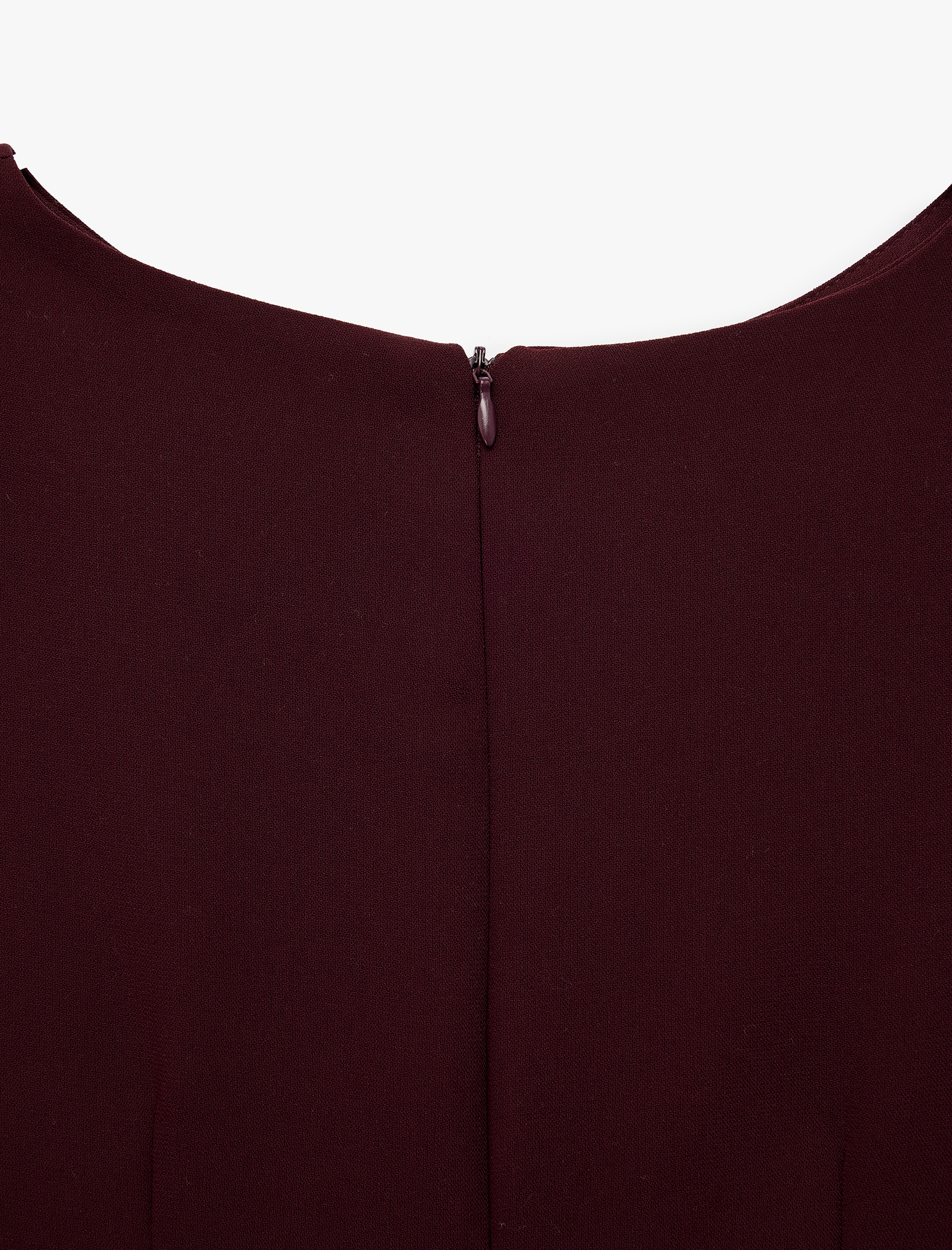   Krep Kumaş Drape Detaylı Yırtmaçlı Kolsuz Bisiklet Yaka Midi Kalem Elbise