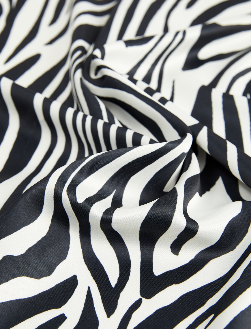  Kadın Zebra Desenli Saten Kare Şal