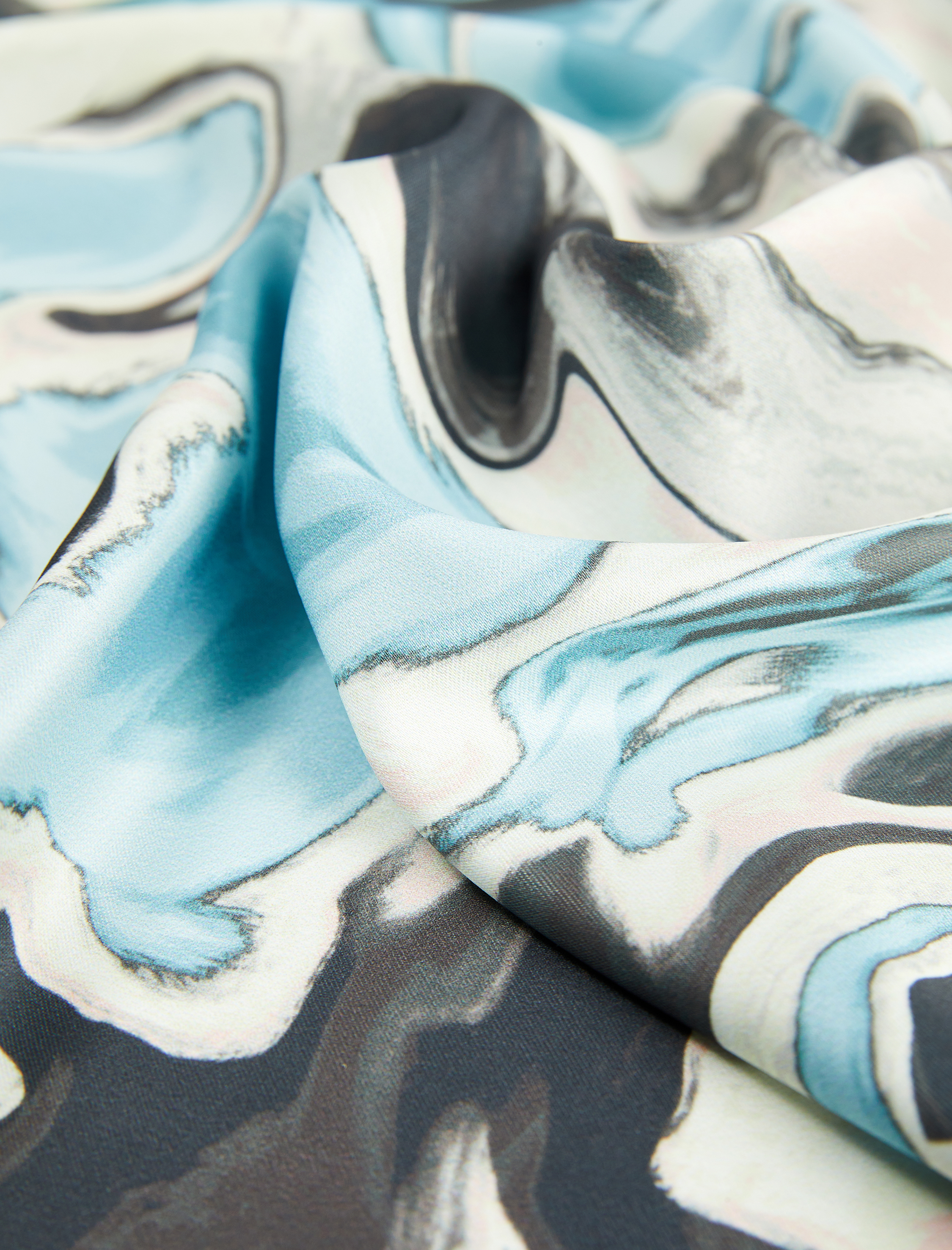  Kadın Soyut Desenli Saten Kare Şal